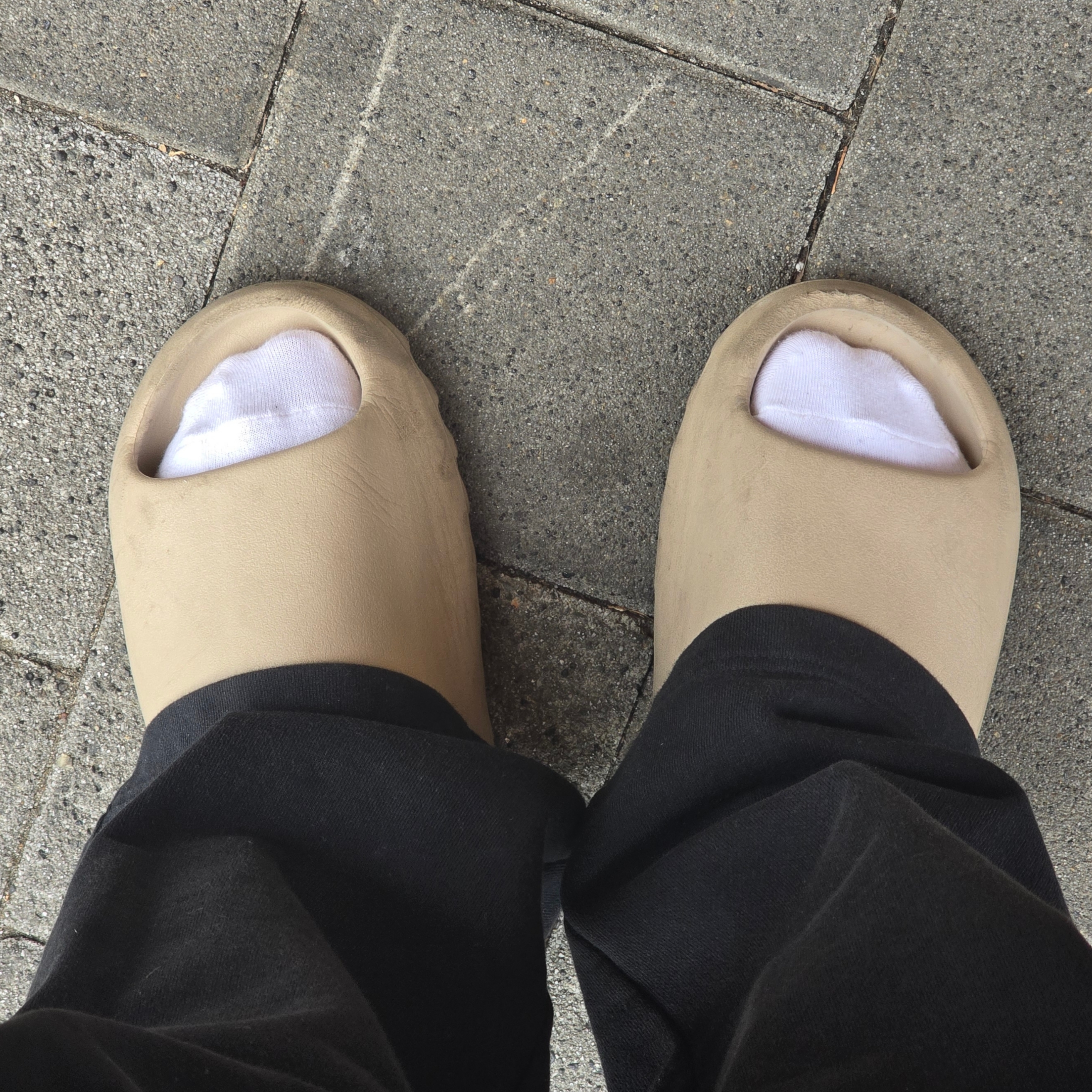 Adidas Yeezy Slide Pure - Re-Release Ver. 착용 스타일