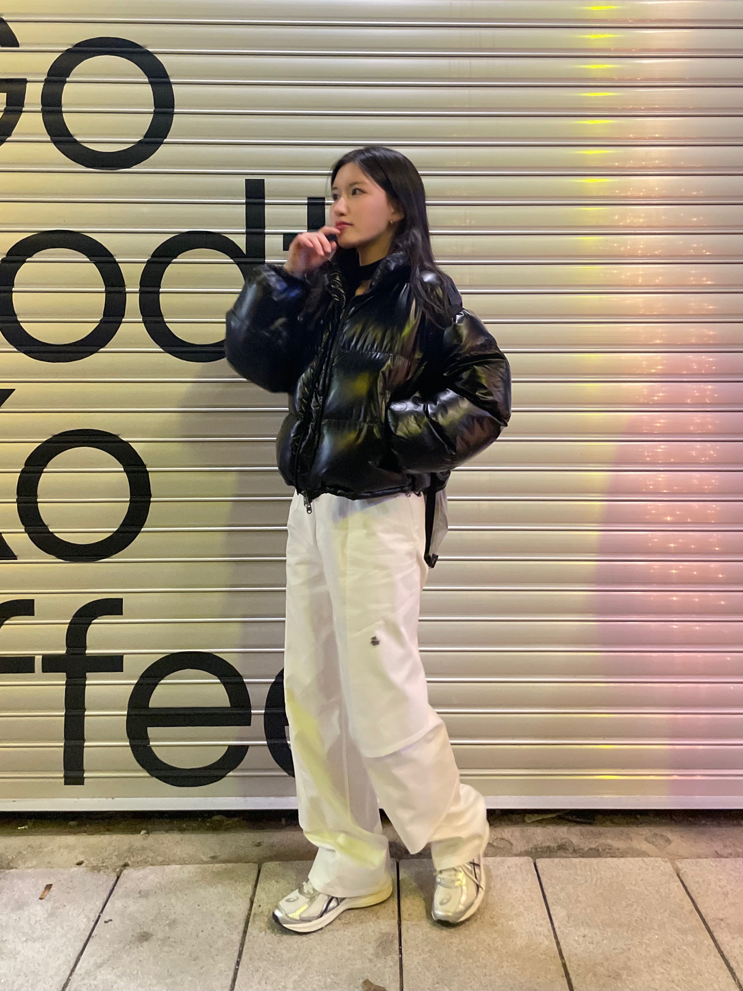 (W) The North Face White Label Glossy Detachable Down Jacket Black, Asics Jog 100 S White Black - 2E Wide 착용 스타일 - 1