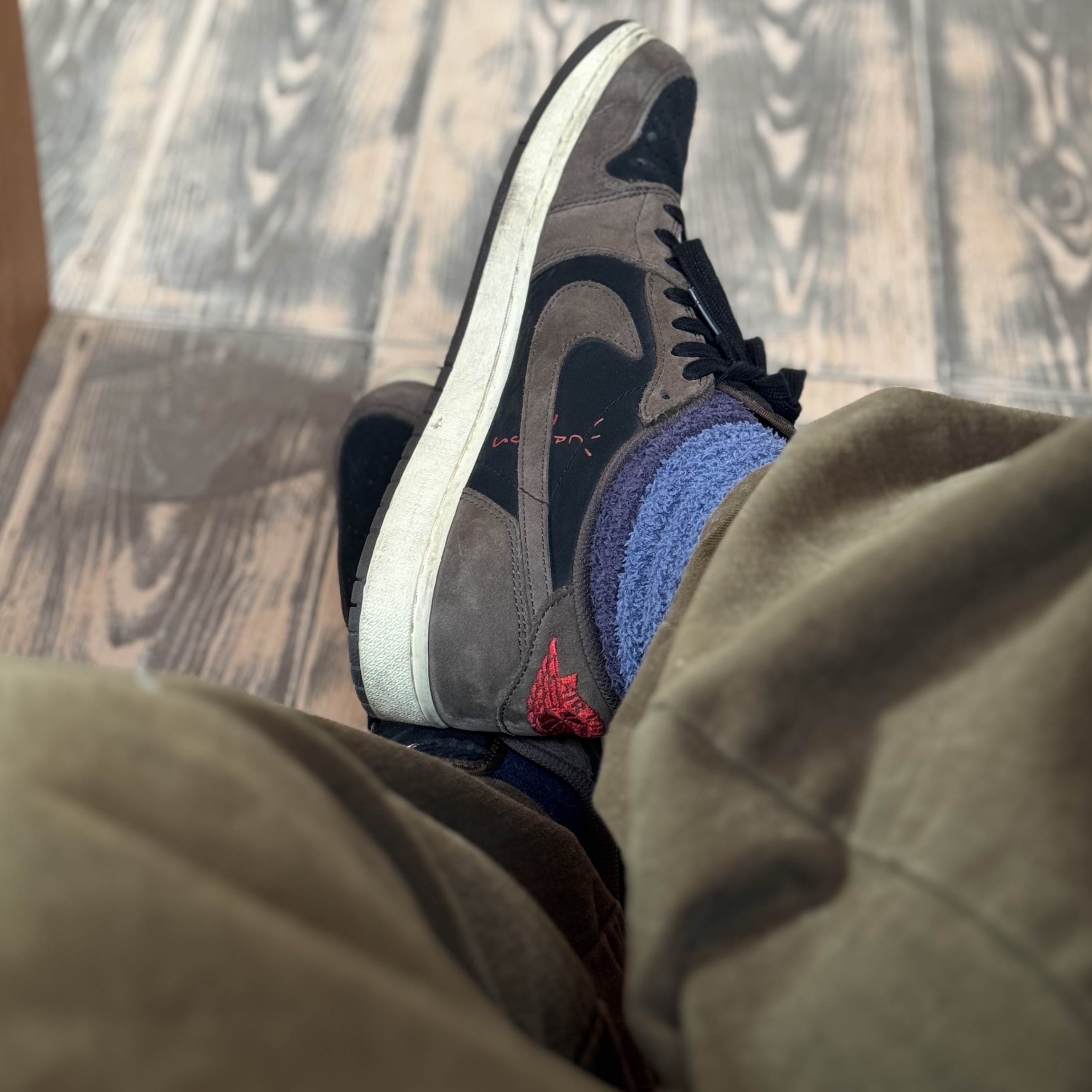 Jordan 1 x Travis Scott Retro Low OG SP Mocha 착용 스타일