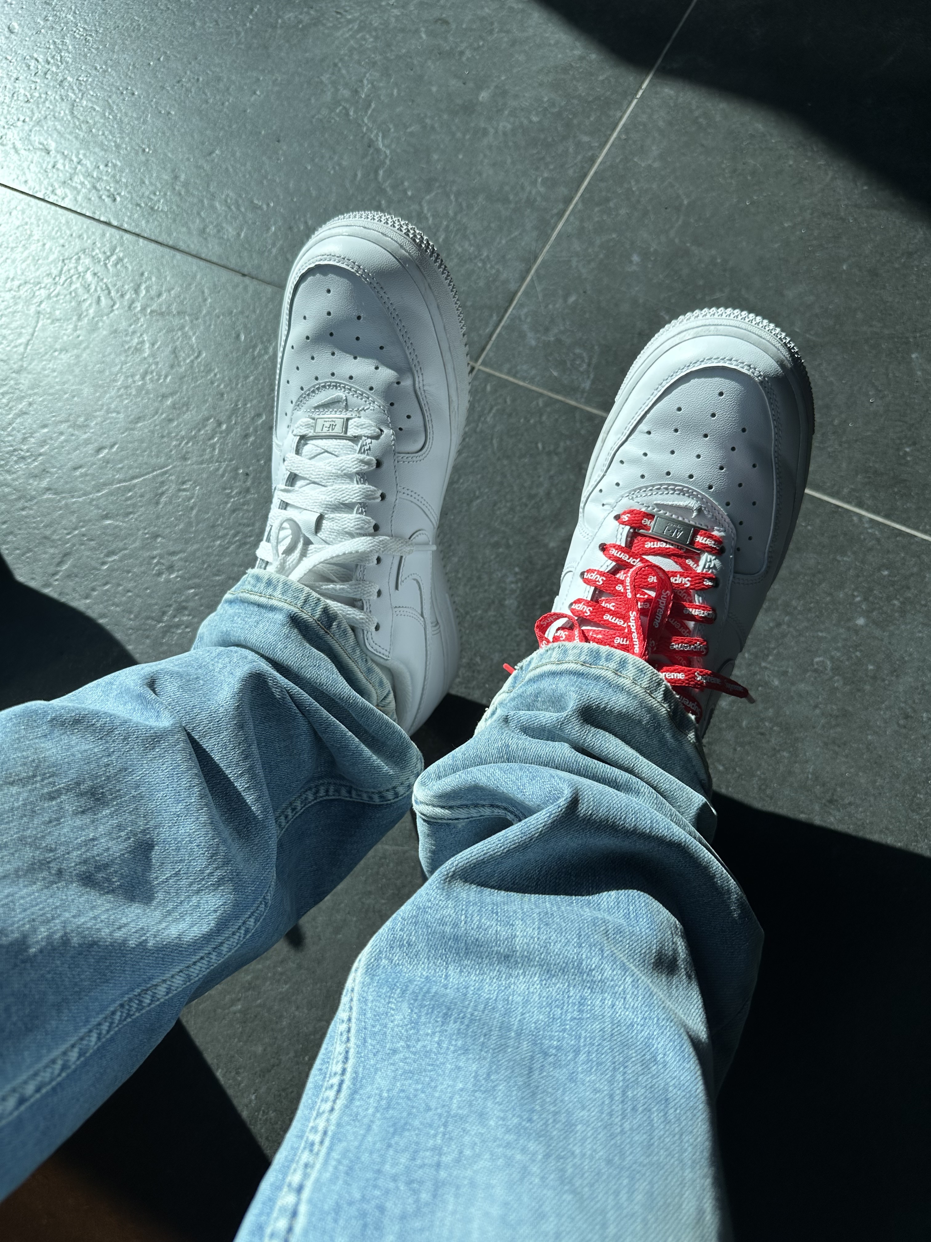 Nike x Supreme Air Force 1 Low White 착용 스타일