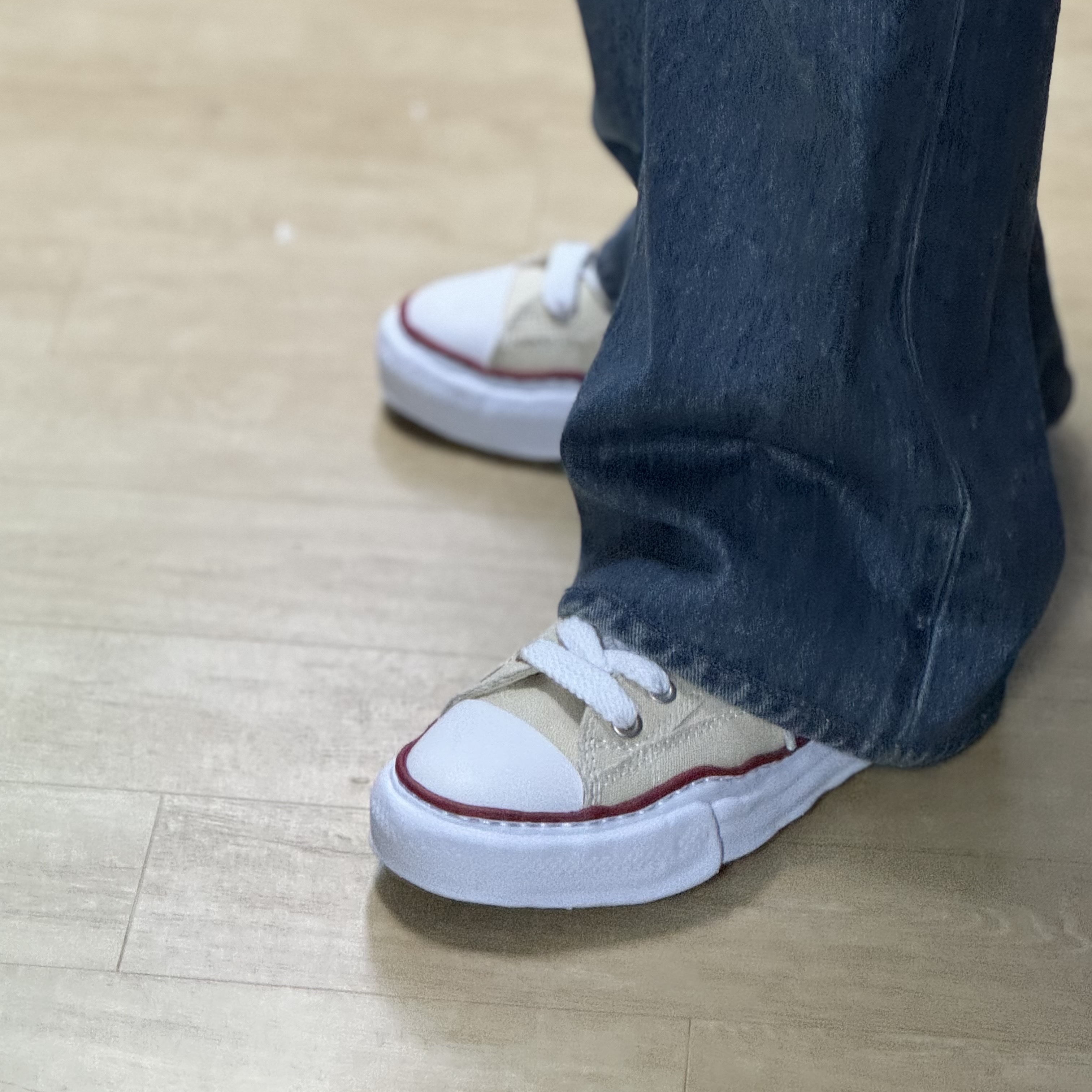 Maison Mihara Yasuhiro Peterson OG Sole Canvas Low-top Sneakers Natural 착용 스타일 - 1