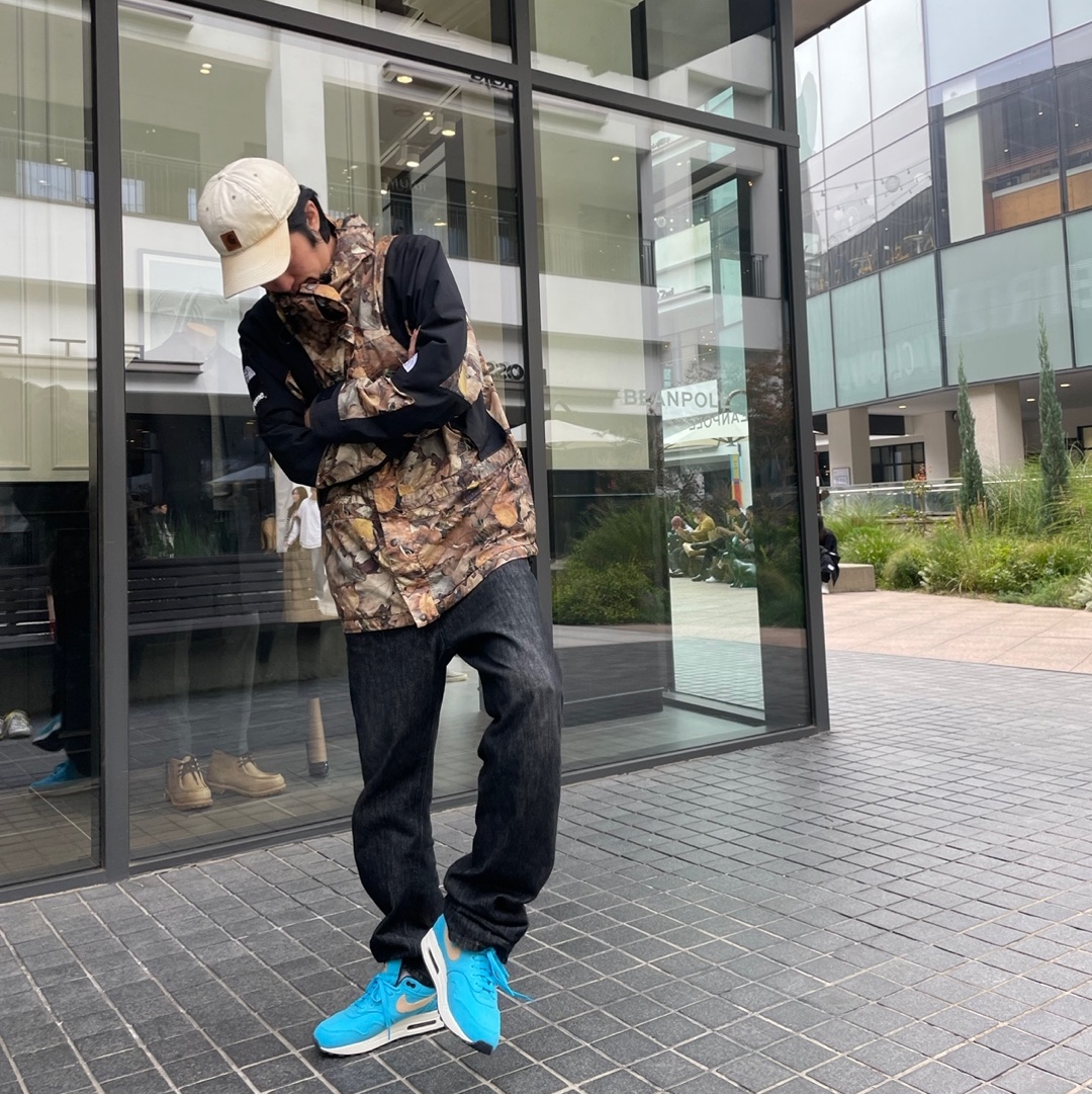 Supreme x The North Face Mountain Light Jacket Leaves - 16FW, Nike Air Max 1 Premium Corduroy 착용 스타일