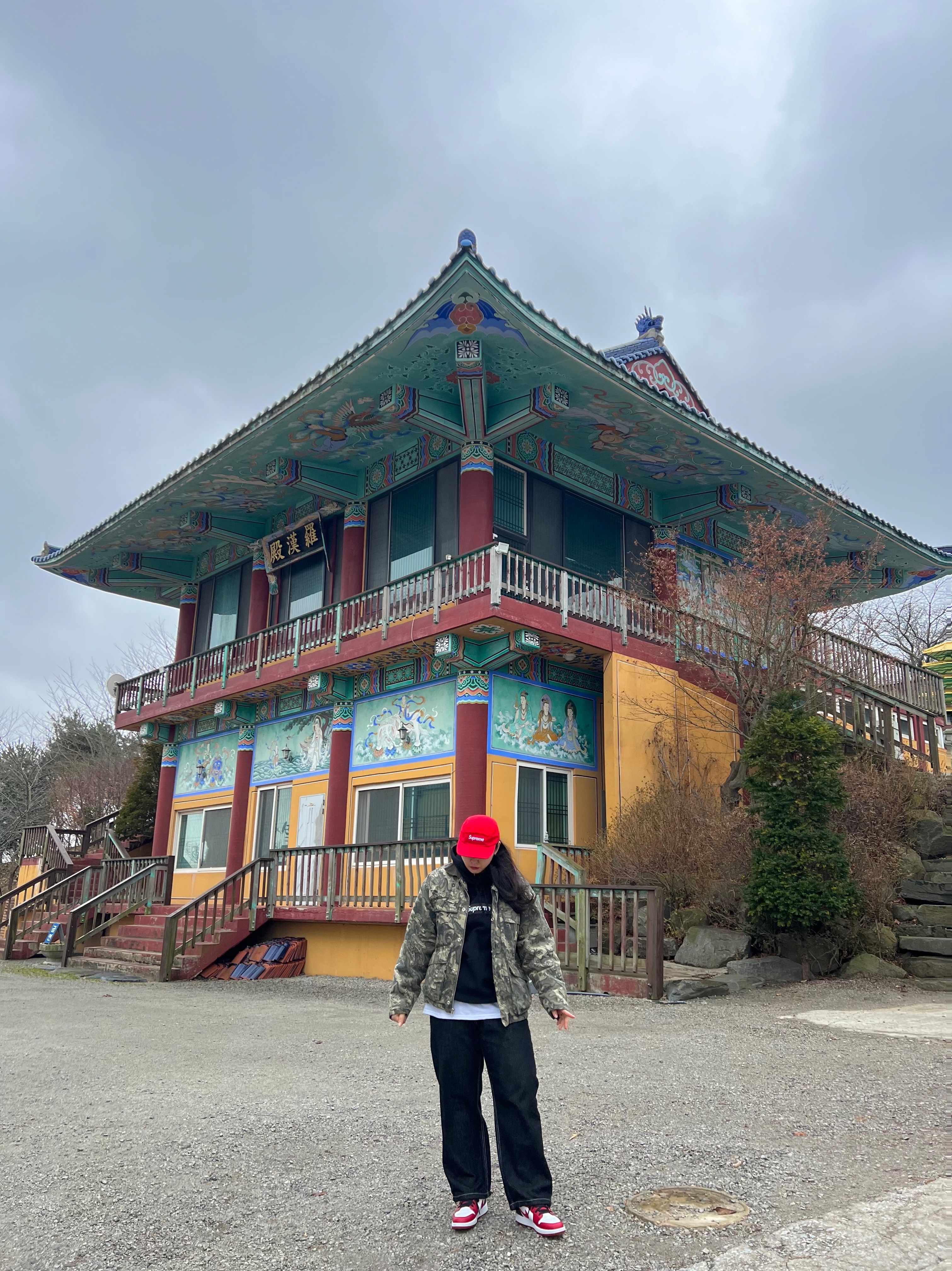 Supreme Box Logo Hooded Sweatshirt Black - 23FW, Supreme Washed Chino Twill Camp Cap Red 착용 스타일