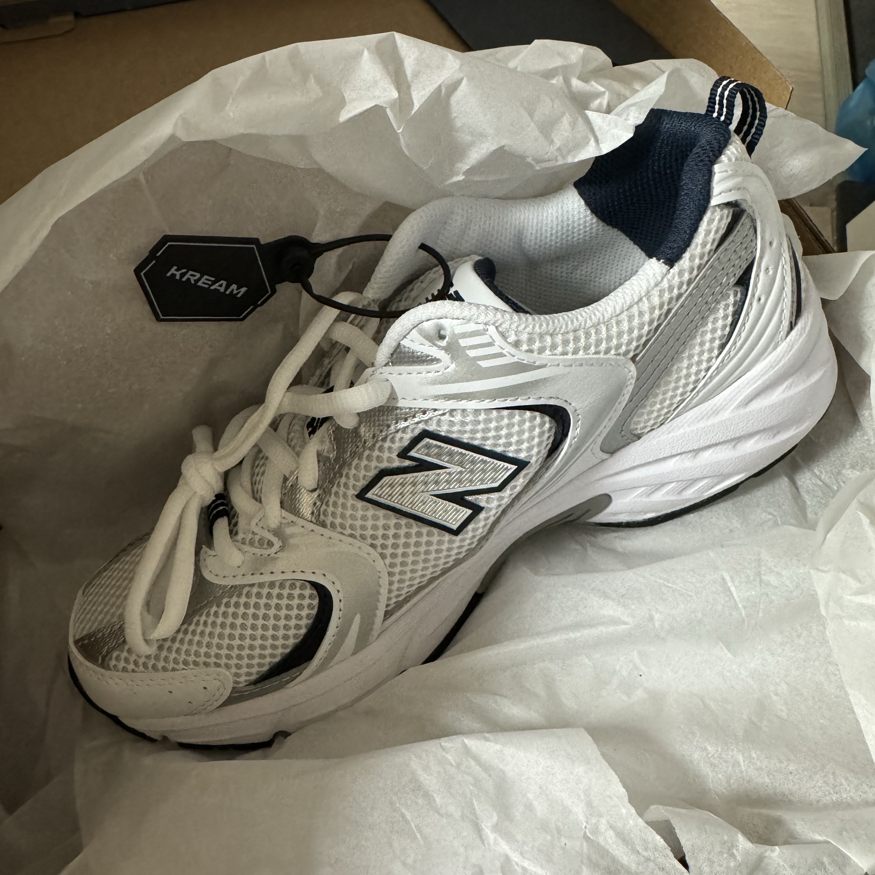 New Balance 530 White 착용 스타일