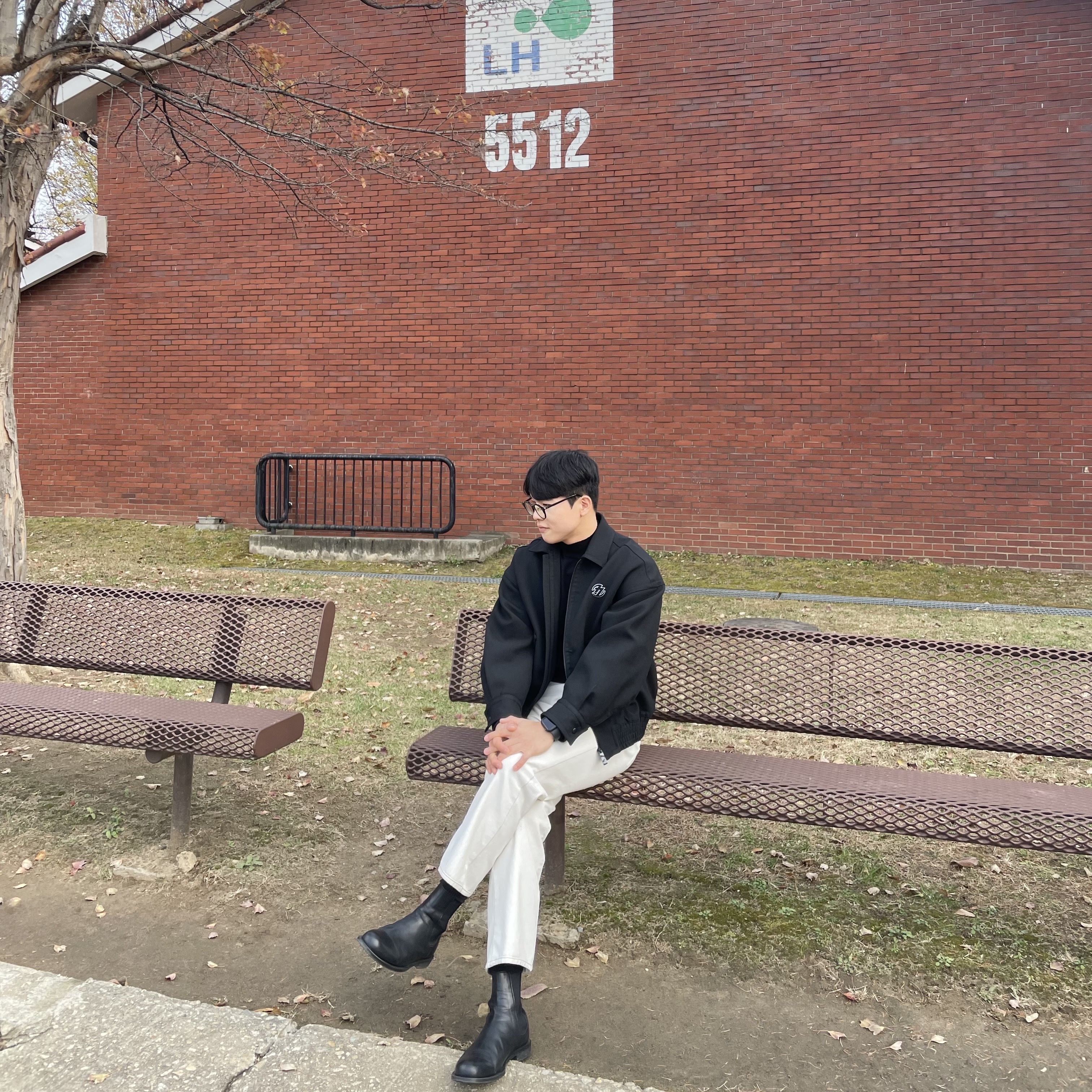 Zara x Ader Error Oversize Collar Bomber Jacket Black 착용 스타일