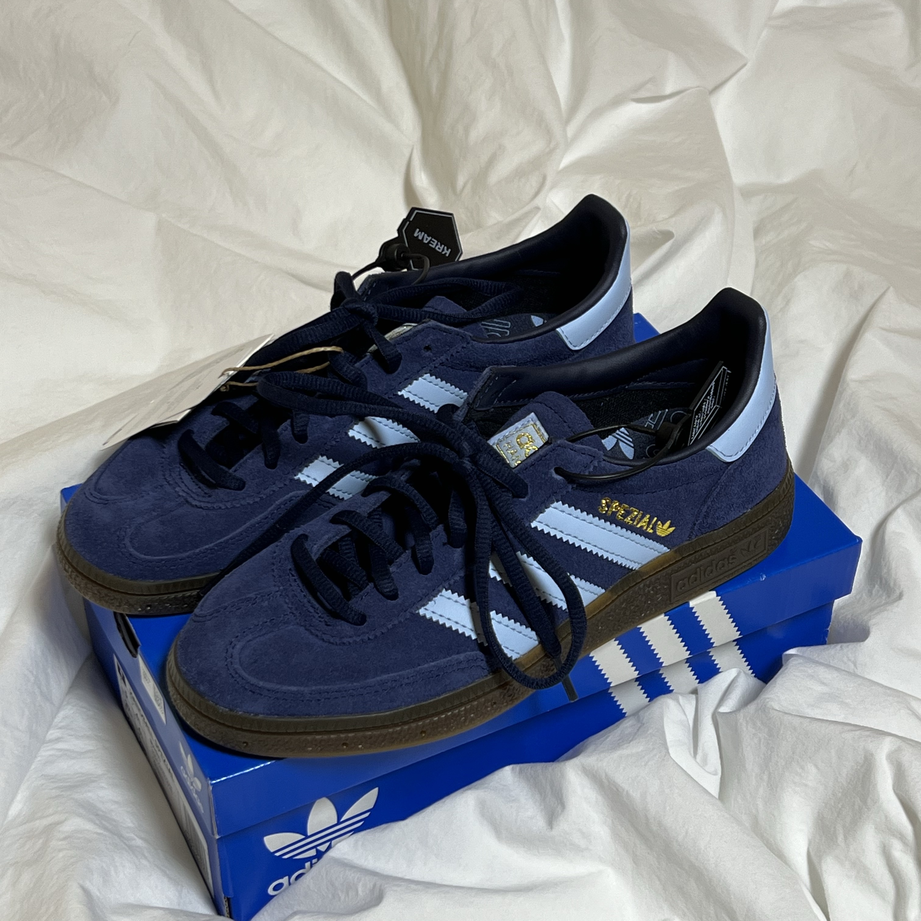 Adidas Spezial Handball Collegiate Navy 착용 스타일
