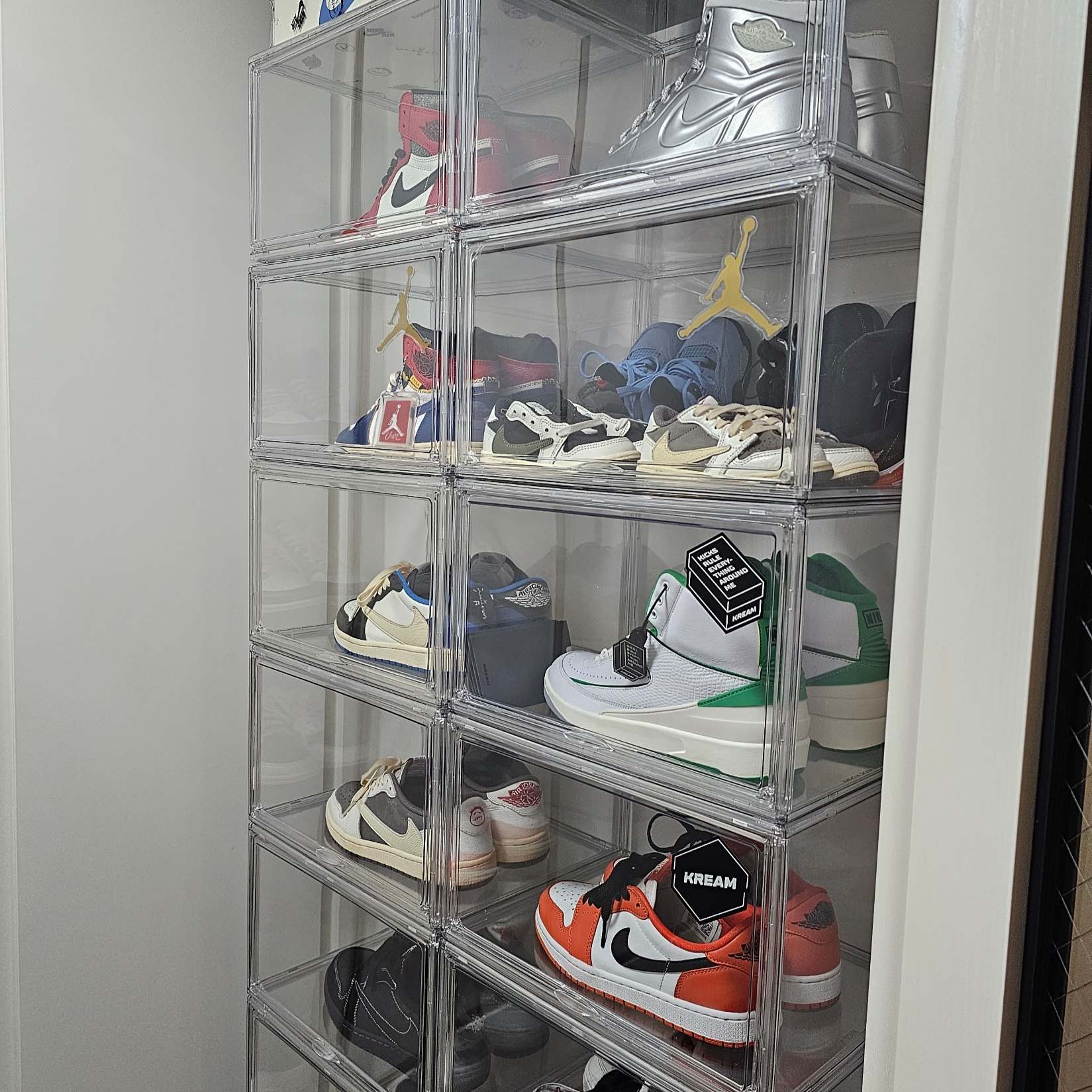 Jordan 1 x Travis Scott Retro Low OG SP Sail and Ridgerock, Jordan 1 x Travis Scott Retro Low OG SP Black Phantom 착용 스타일