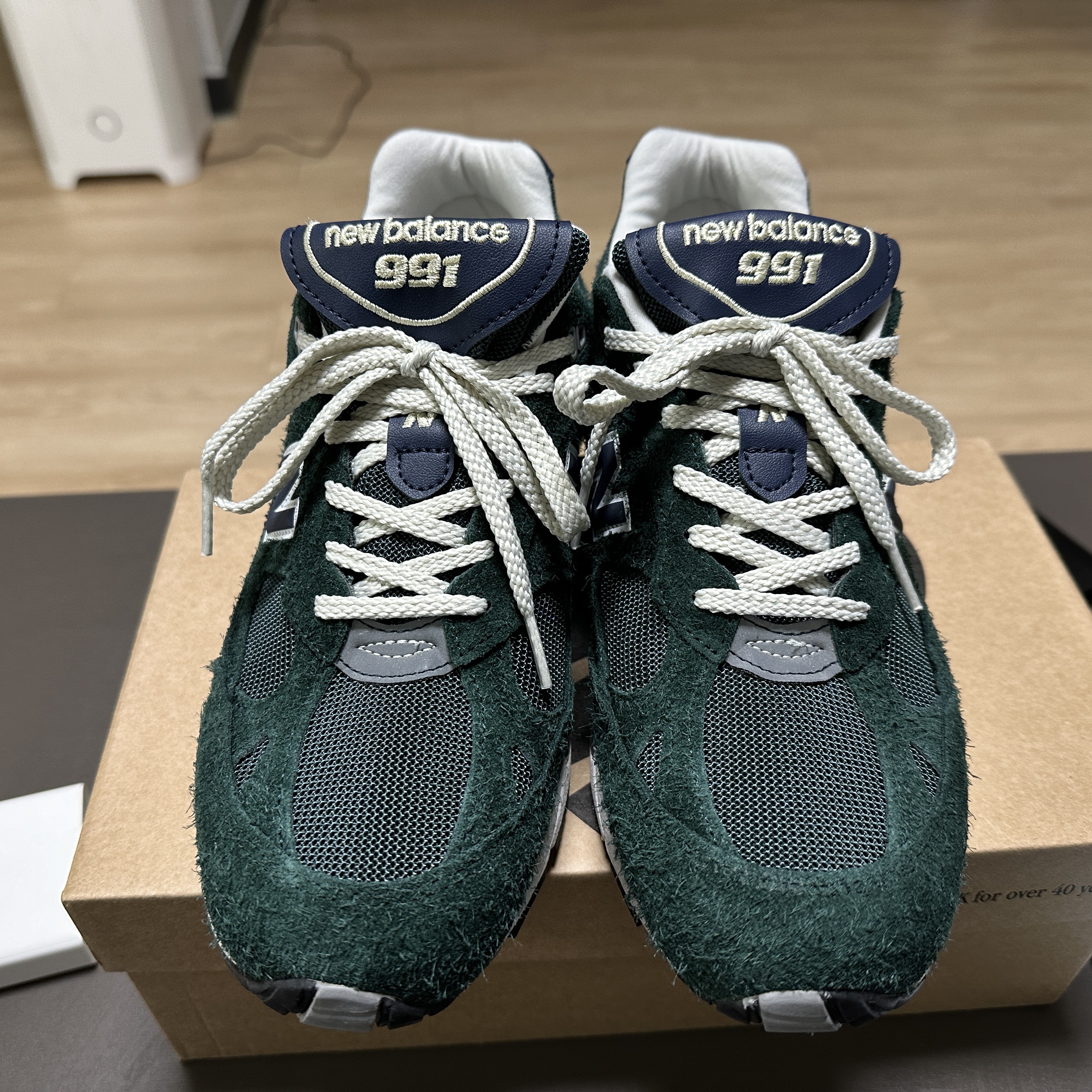 New Balance 991 Made in UK Ponderosa Pine 착용 스타일 - 1
