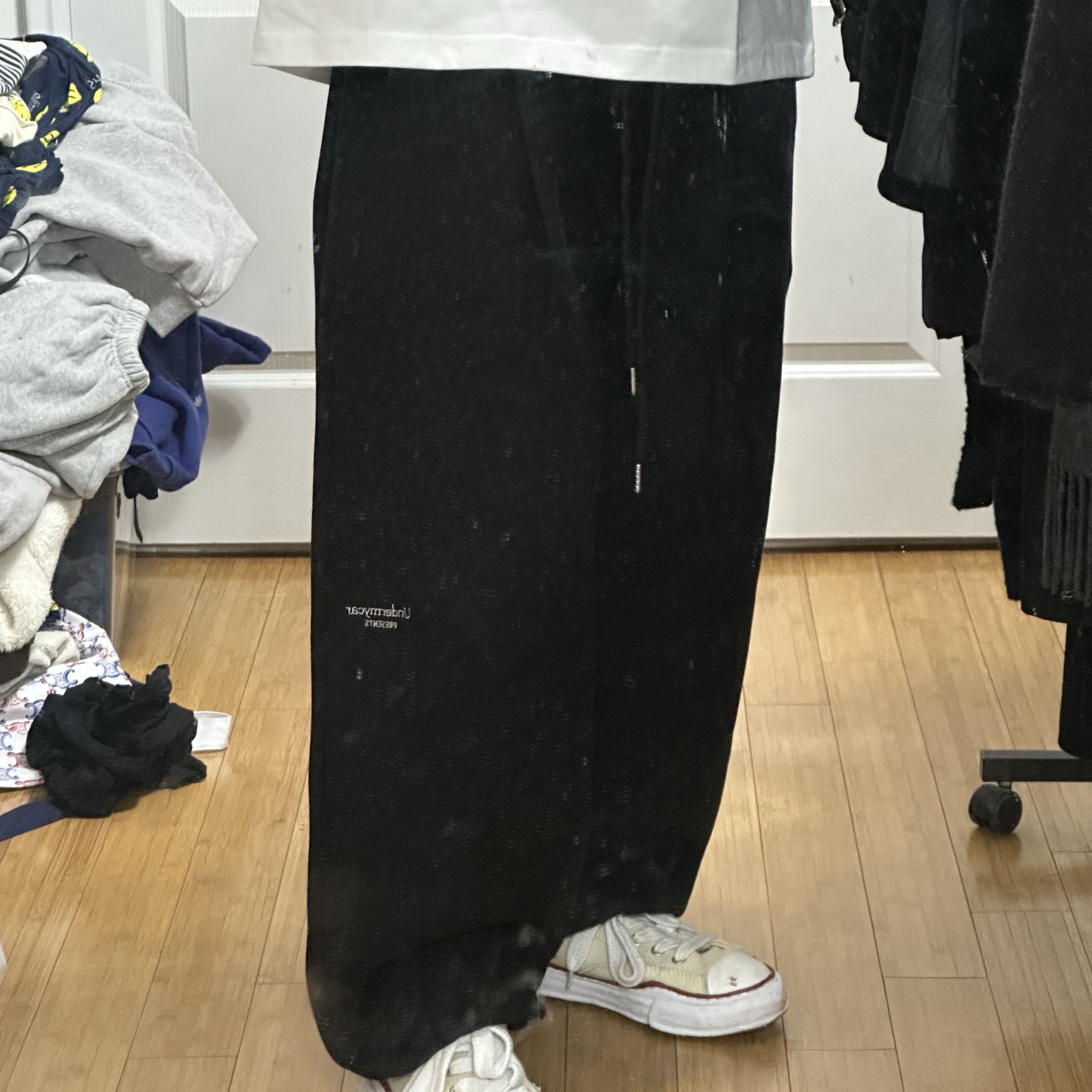 Undermycar Mu.03 Anti Fxxking Logo Play Oversized Sweat Jogger Black 착용 스타일 - 1