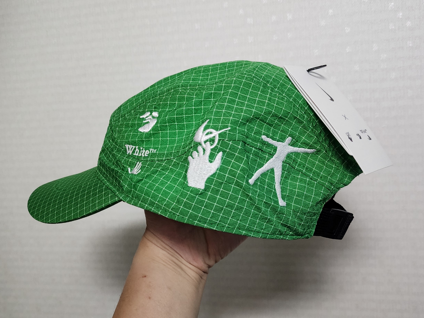 Nike x Off-White Fly Cap Kelly Green 착용 스타일 - 3