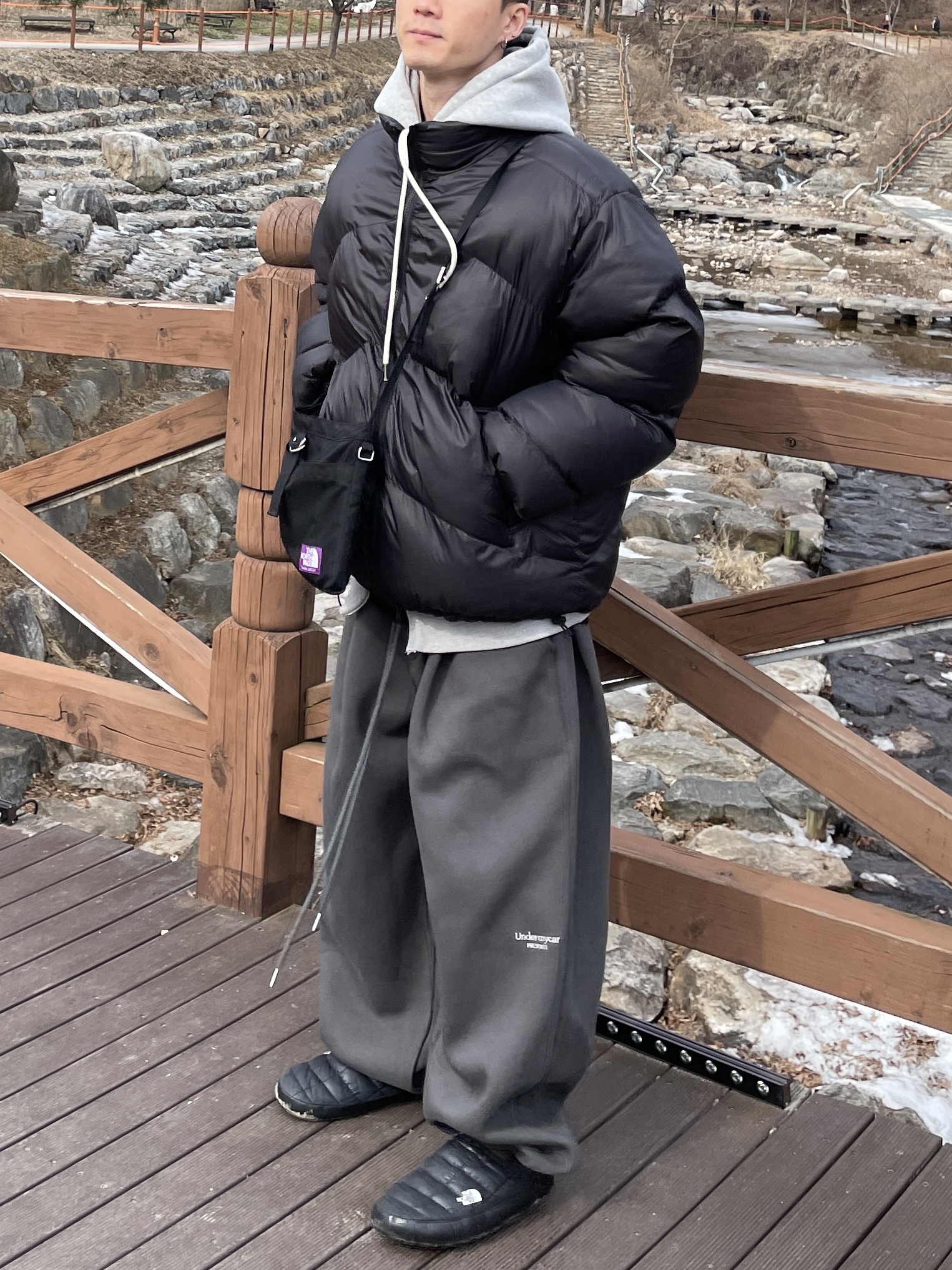The North Face Thermoball Traction Mule V Black, Undermycar Mu.03 Anti Fxxking Logo Play Oversized Sweat Jogger Olive 착용 스타일