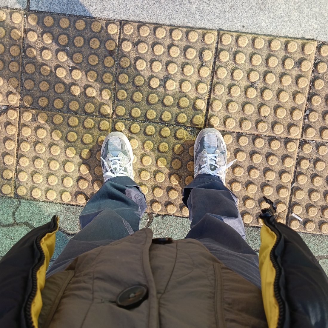 New Balance 992 Made in USA Grey - D Standard, New Balance 574 Legacy Black 착용 스타일 - 1