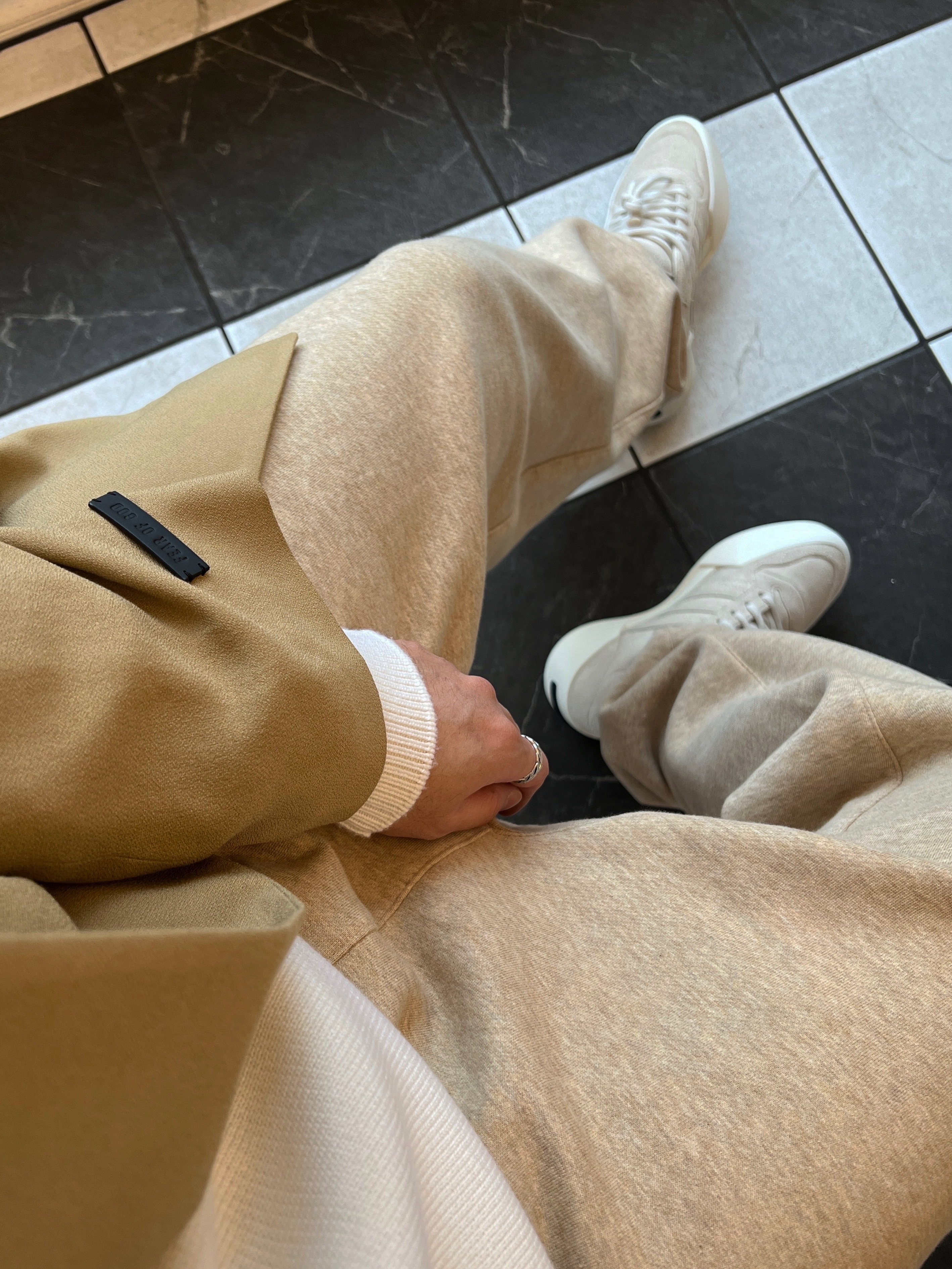 Adidas x Fear of God Athletics 86 Low Talc, Essentials Sweatpants Gold Heather - 23FW 착용 스타일