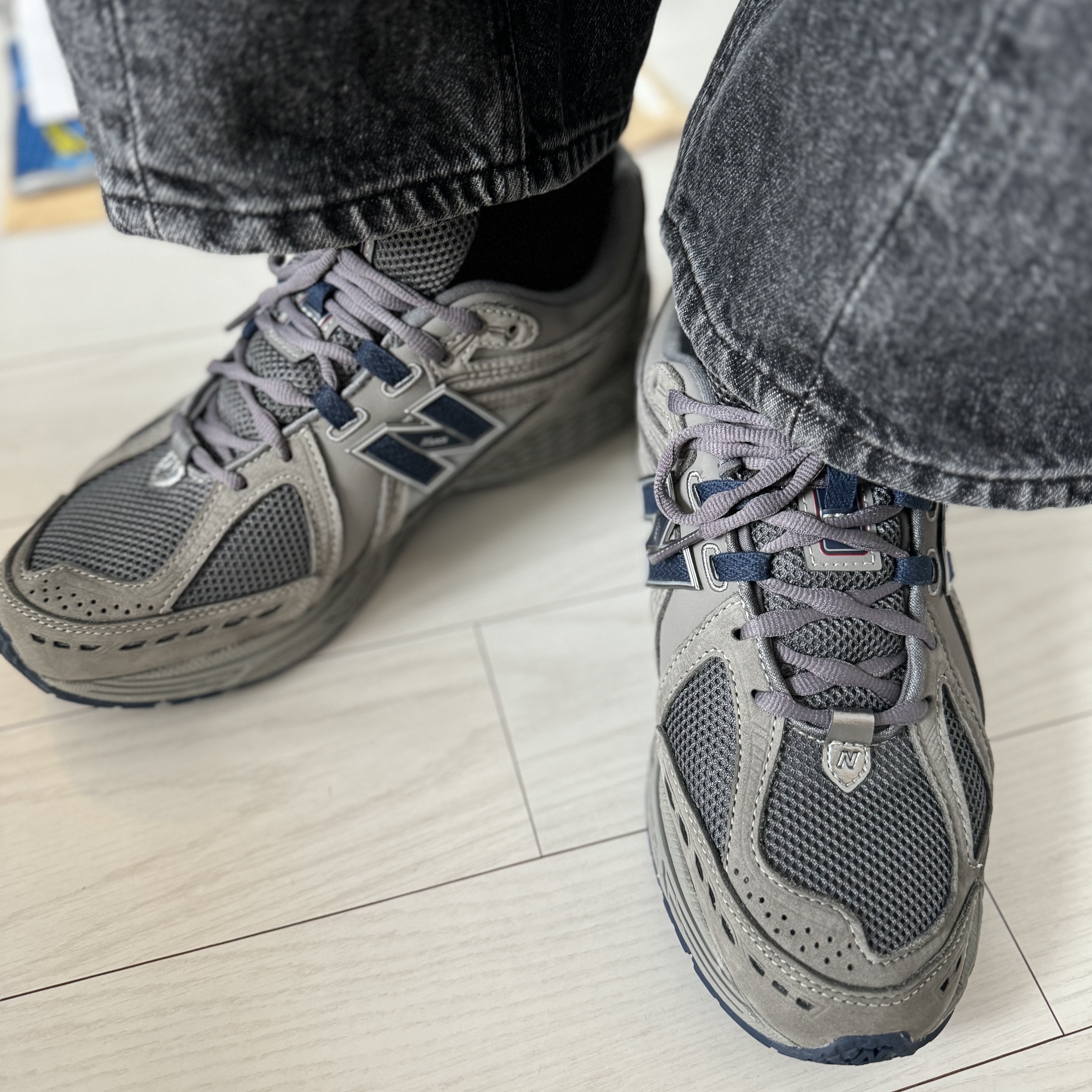 New Balance 1906R Charcoal Grey 착용 스타일