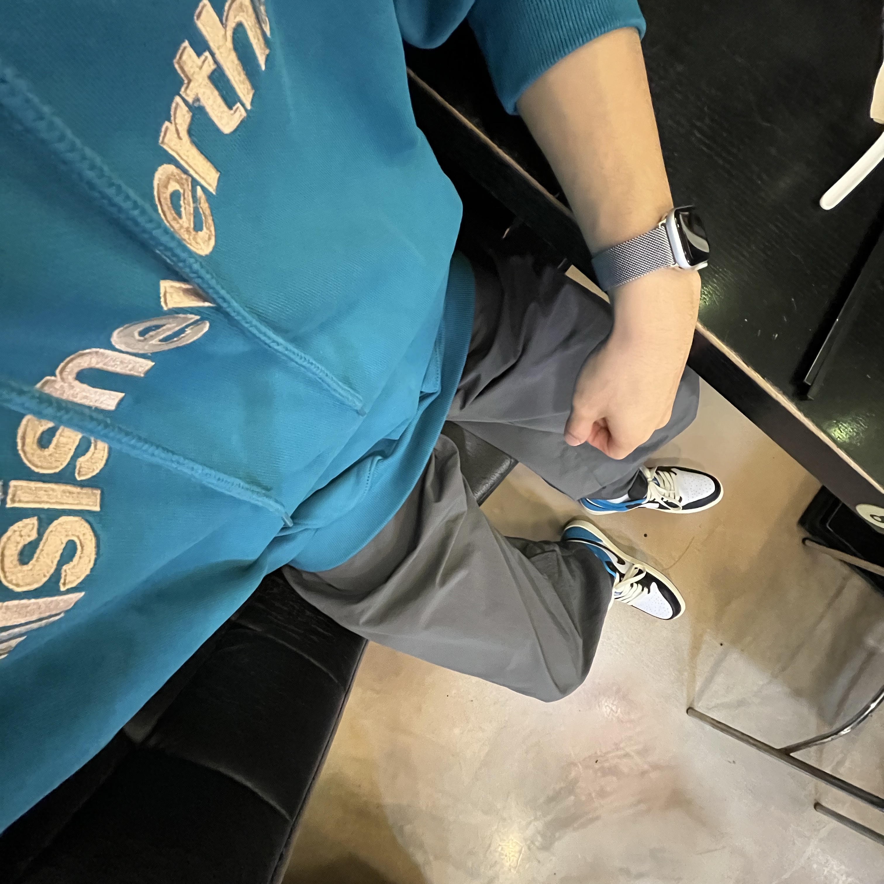 Jordan 1 Low SE Laser Blue, Apple Watch Nike SE 40mm GPS Silver Aluminum Case with Nike Sport Band USB C Pure Platinum Black (Korean Ver.) 착용 스타일
