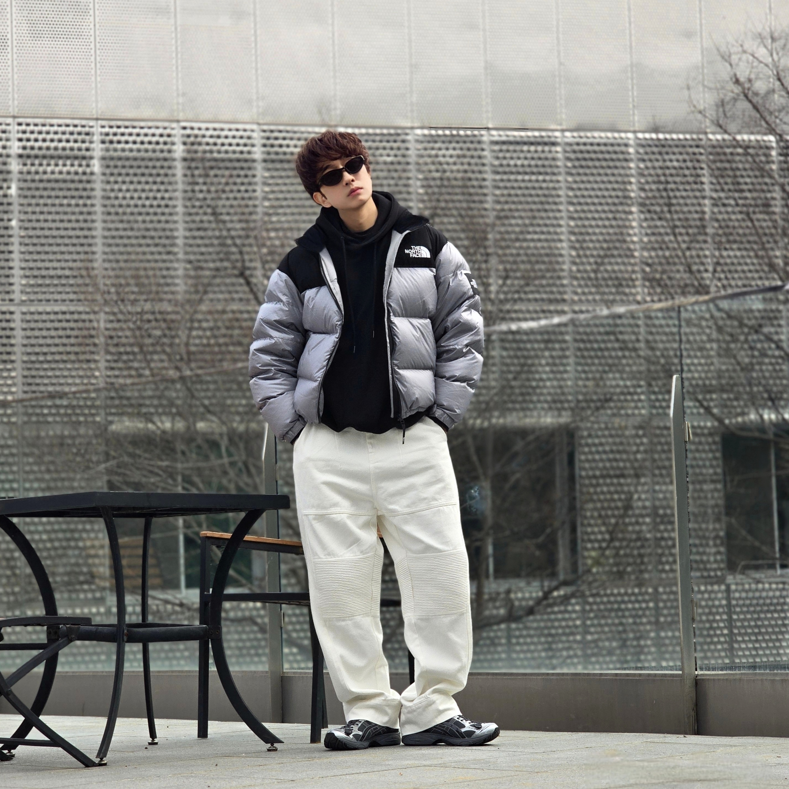 The North Face White Label Novelty Nuptse Down Jacket Heather Gray, Asics x Unaffected Gel-Kayano 14 Silver Moon 착용 스타일 - 5