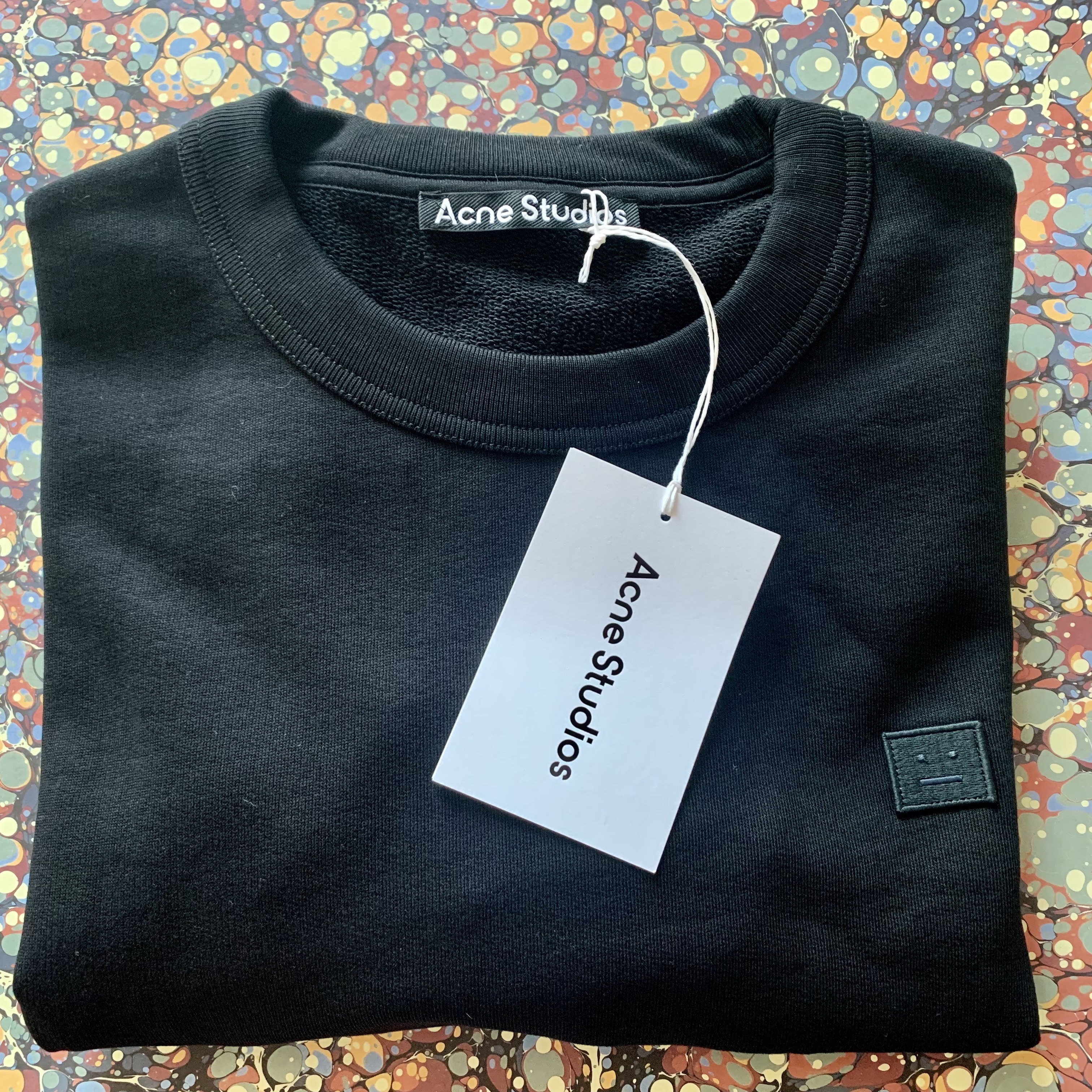 Acne Studios Fonbar Face Crewneck Sweatshirt Black 착용 스타일