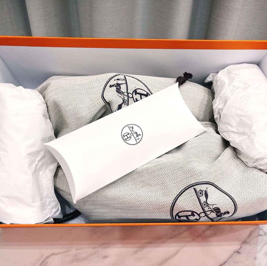 (W) Hermes Bouncing Sneakers Sport Suede Goatskin & Rose Porcelaine 착용 스타일 - 5