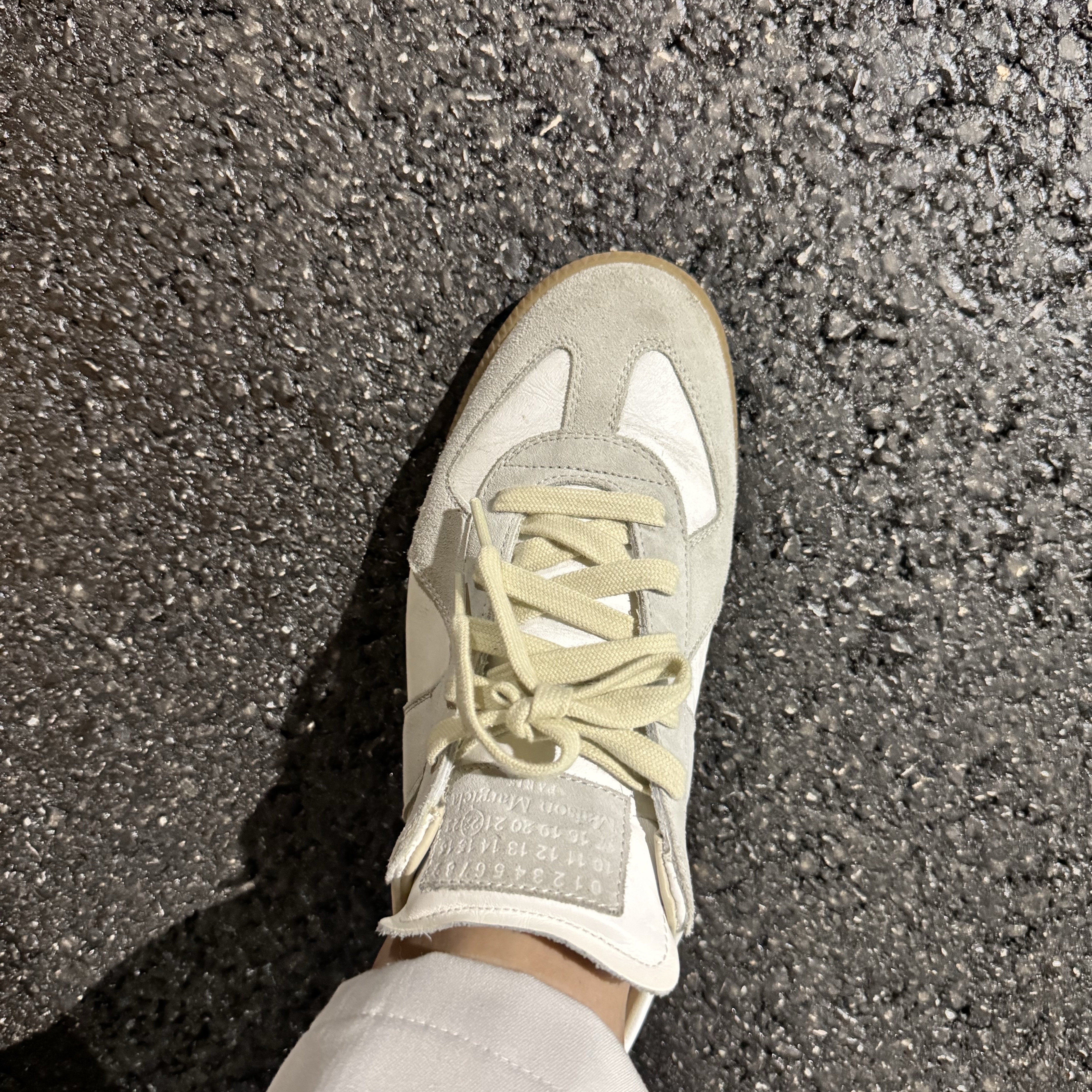 Maison Margiela Calfskin Replica Sneakers 착용 스타일