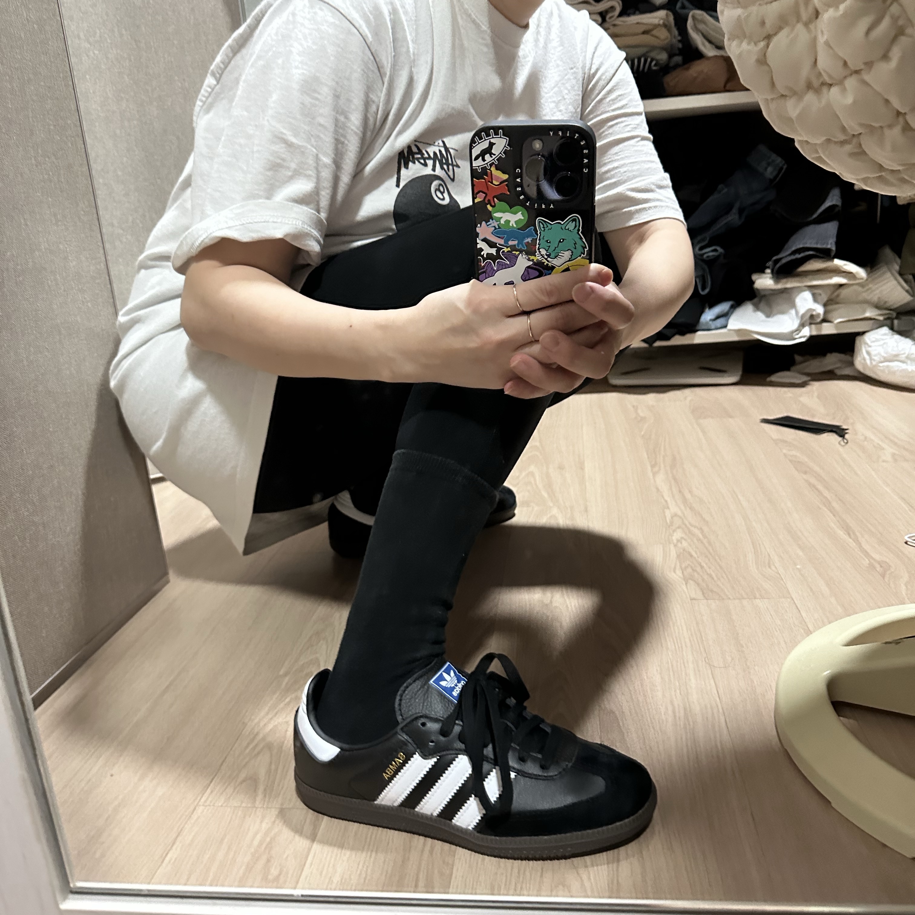 Adidas Samba OG Black White Gum 착용 스타일 - 3