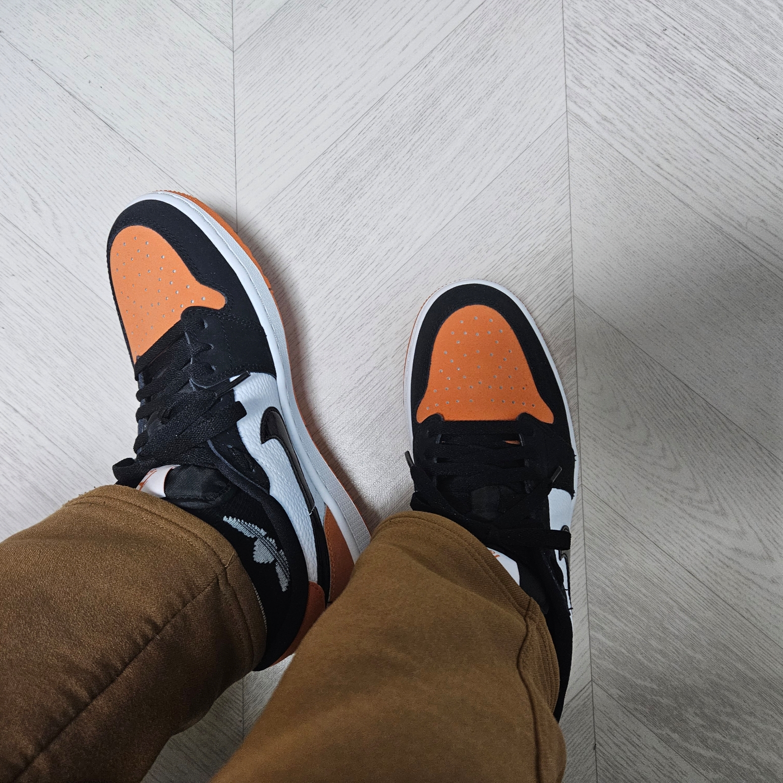 Jordan 1 Low Golf Starfish 착용 스타일 - 2