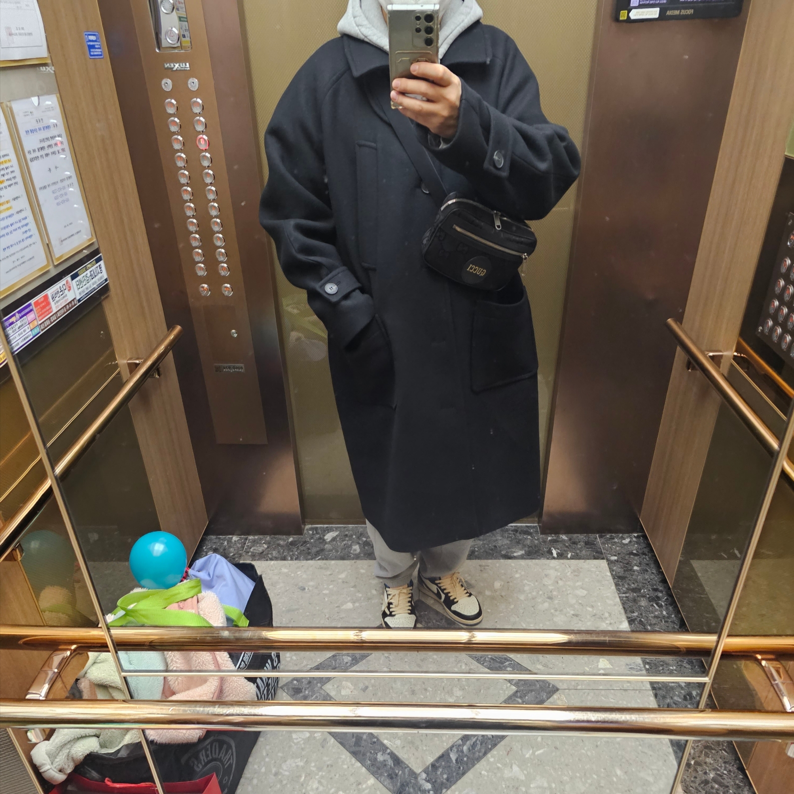Undermycar Legion.02 Balmacaan Oversized Wool Coat Black 착용 스타일