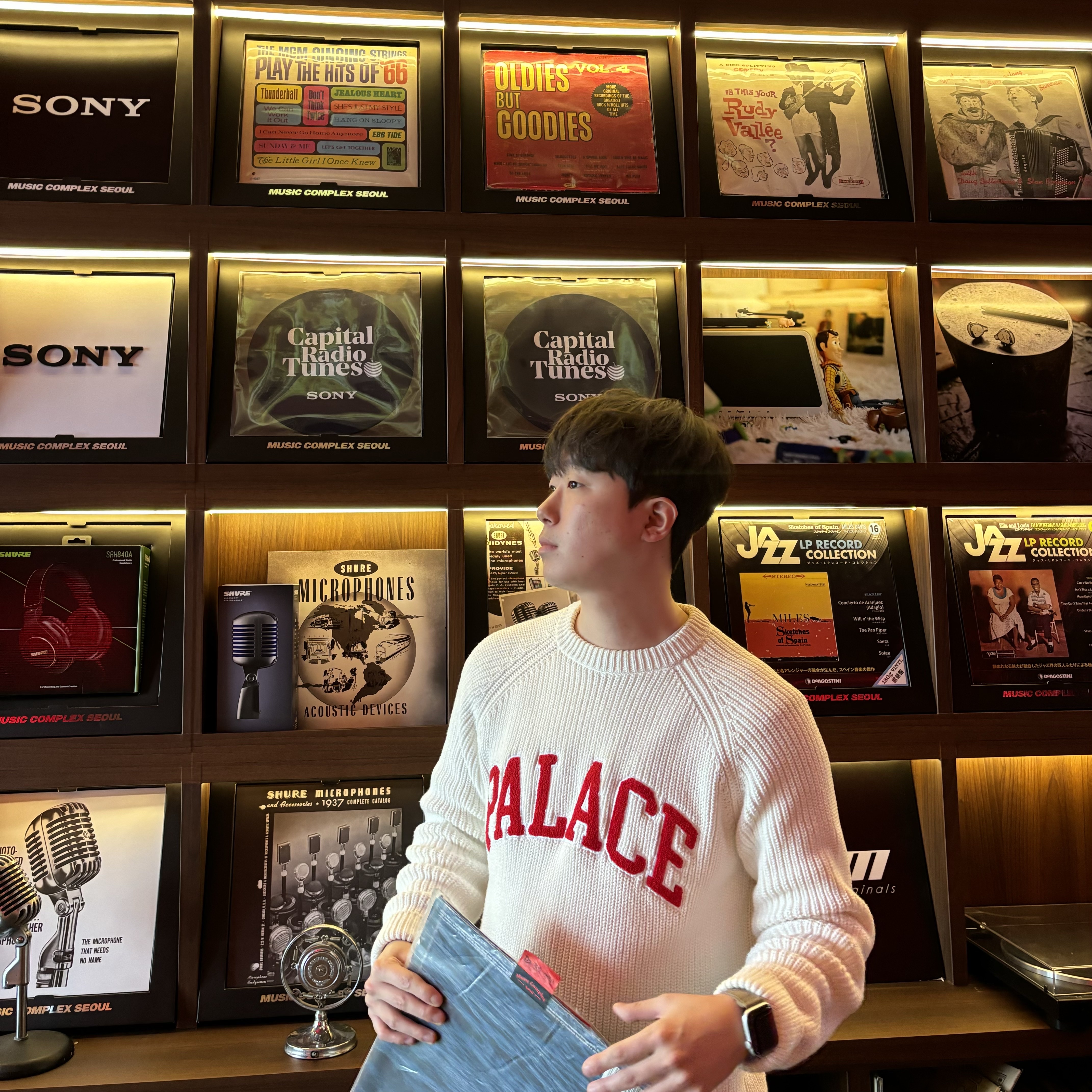 Palace Collegiate Knit White - 21FW 착용 스타일