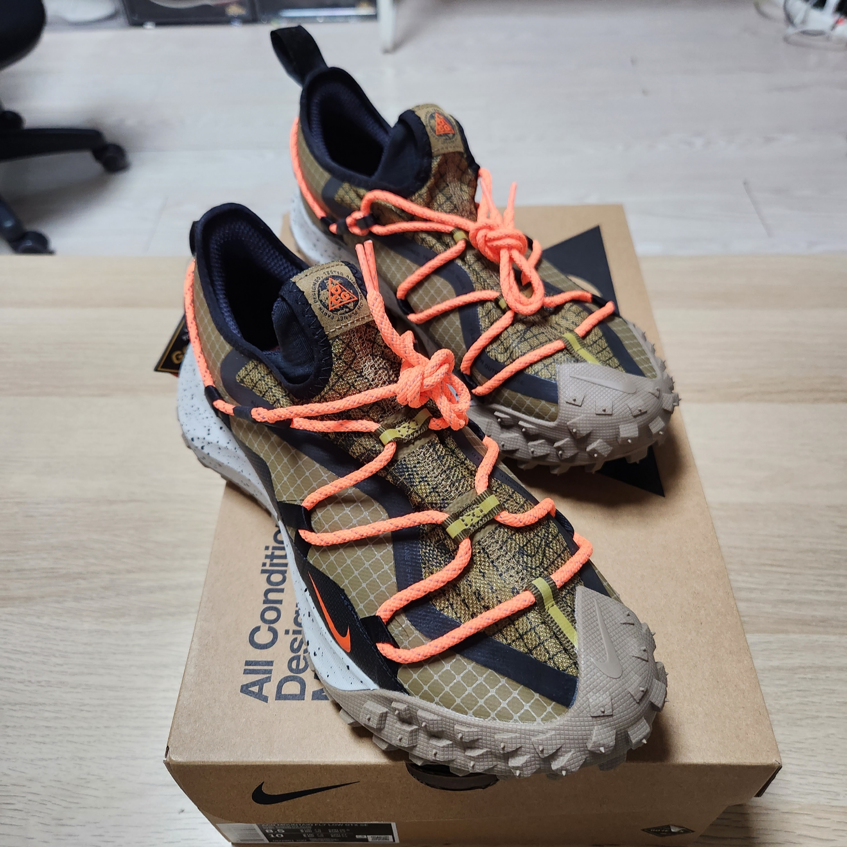 Nike ACG Mountain Fly Low Gore-Tex SE Hazel Rush 착용 스타일 - 7
