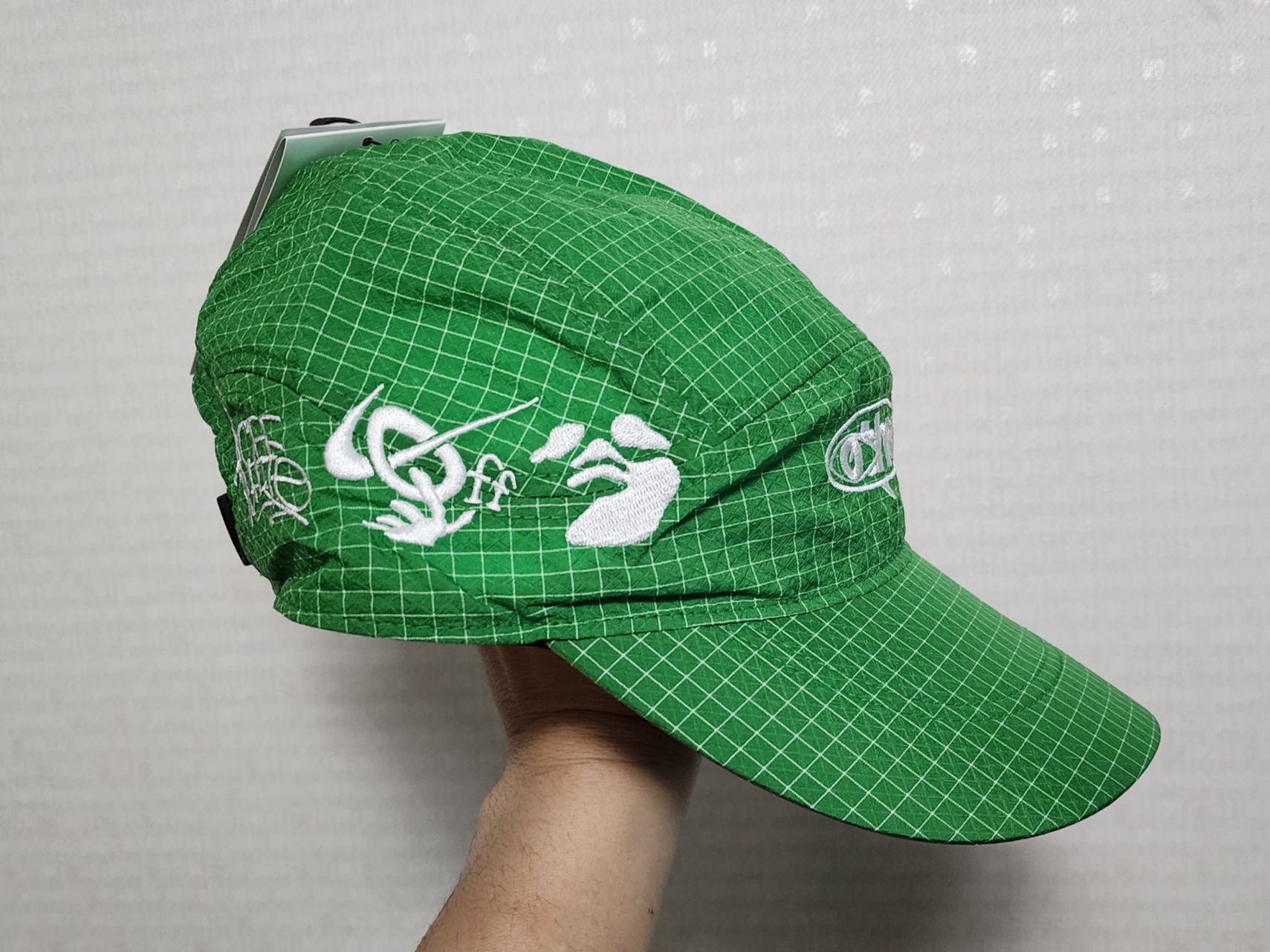 Nike x Off-White Fly Cap Kelly Green 착용 스타일 - 1