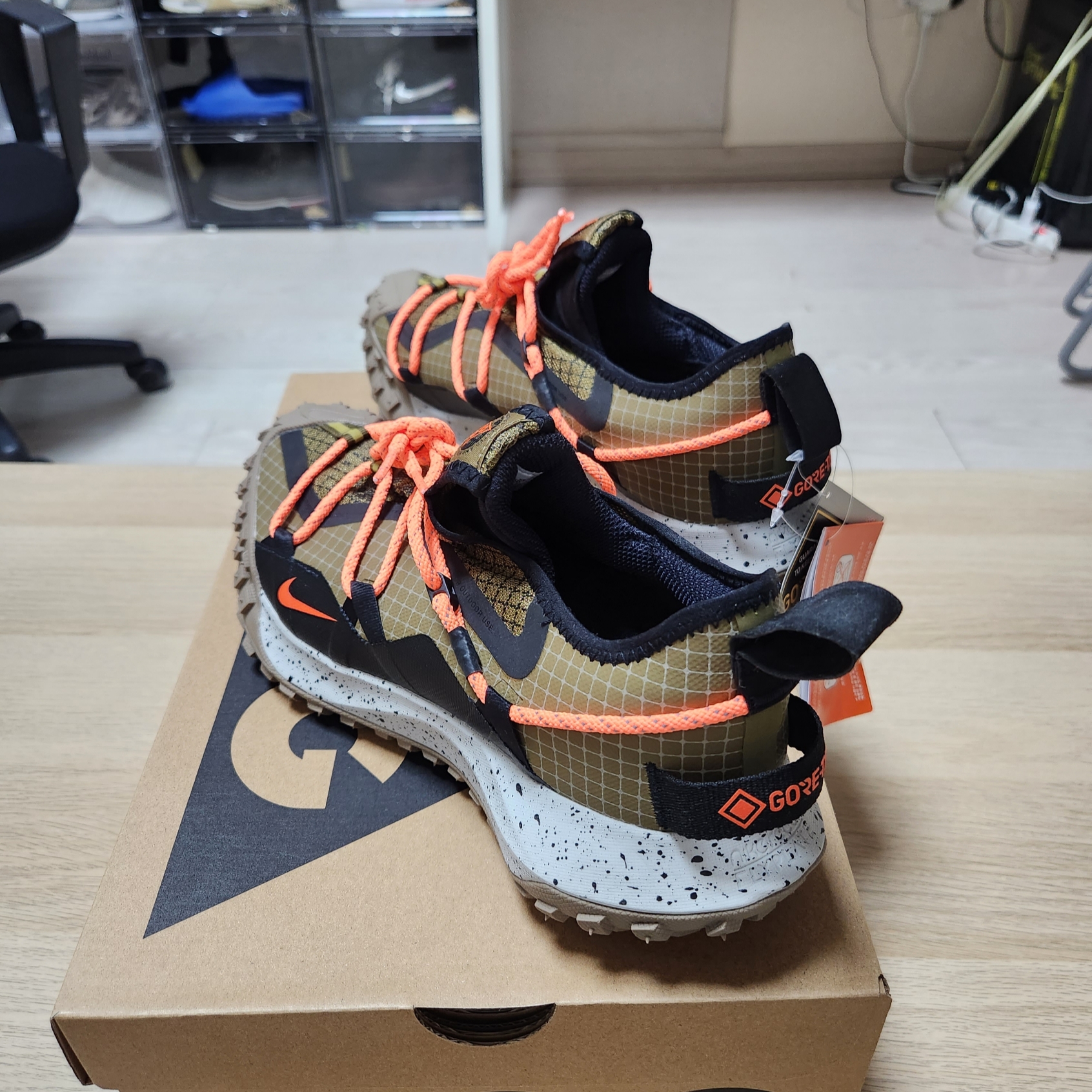Nike ACG Mountain Fly Low Gore-Tex SE Hazel Rush 착용 스타일 - 3
