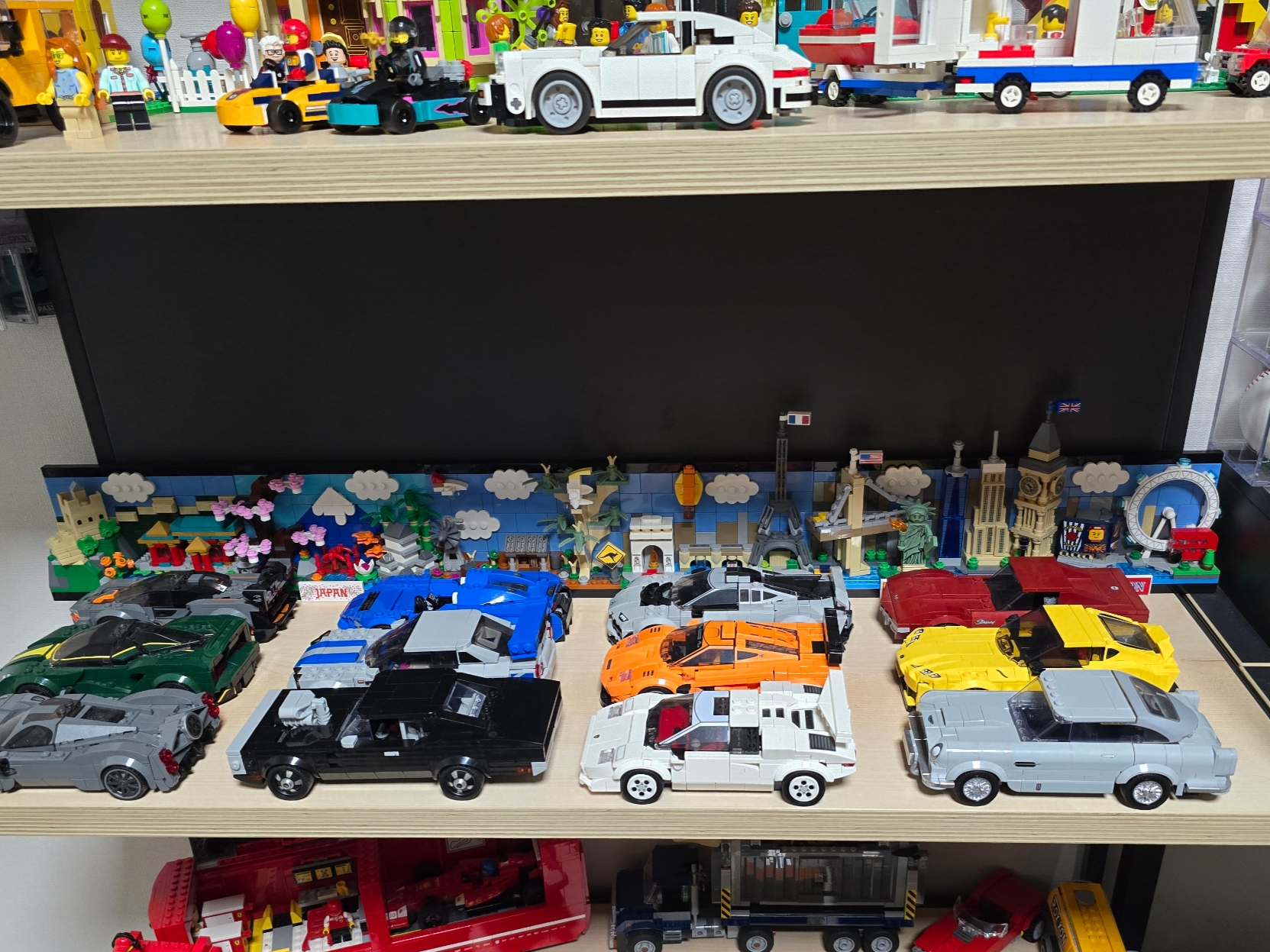 Lego New York Postcard 착용 스타일