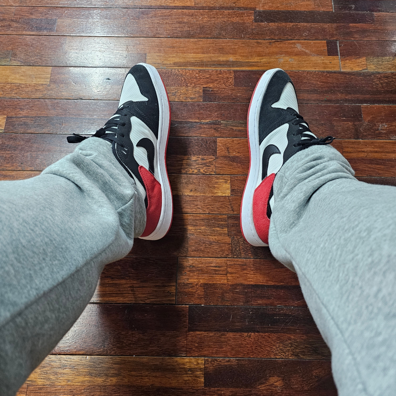 Nike SB Alleyoop University Red 착용 스타일 - 2