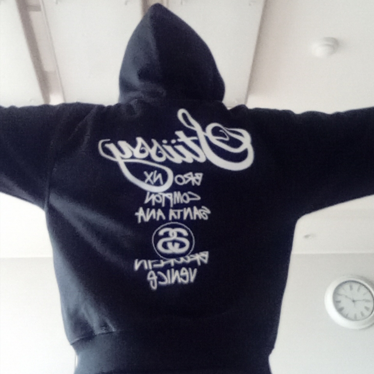 Stussy World Tour Zip Hoodie Black 2023 착용 스타일 - 2