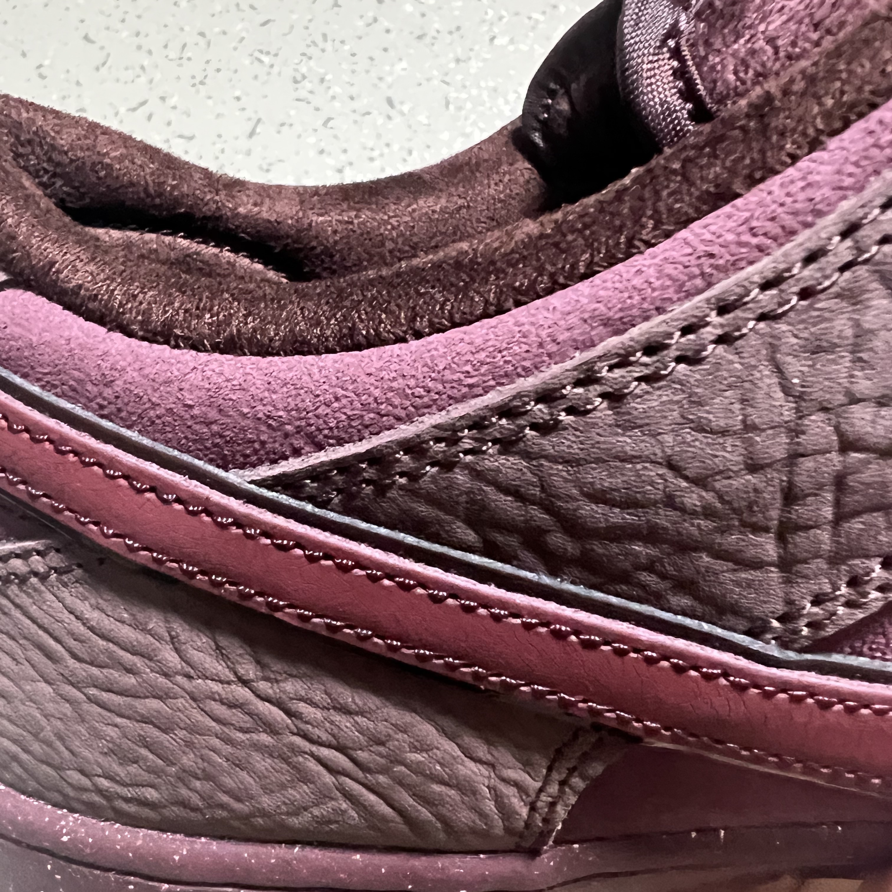 Nike SB Dunk Low PRM Burgundy Crush 착용 스타일 - 3