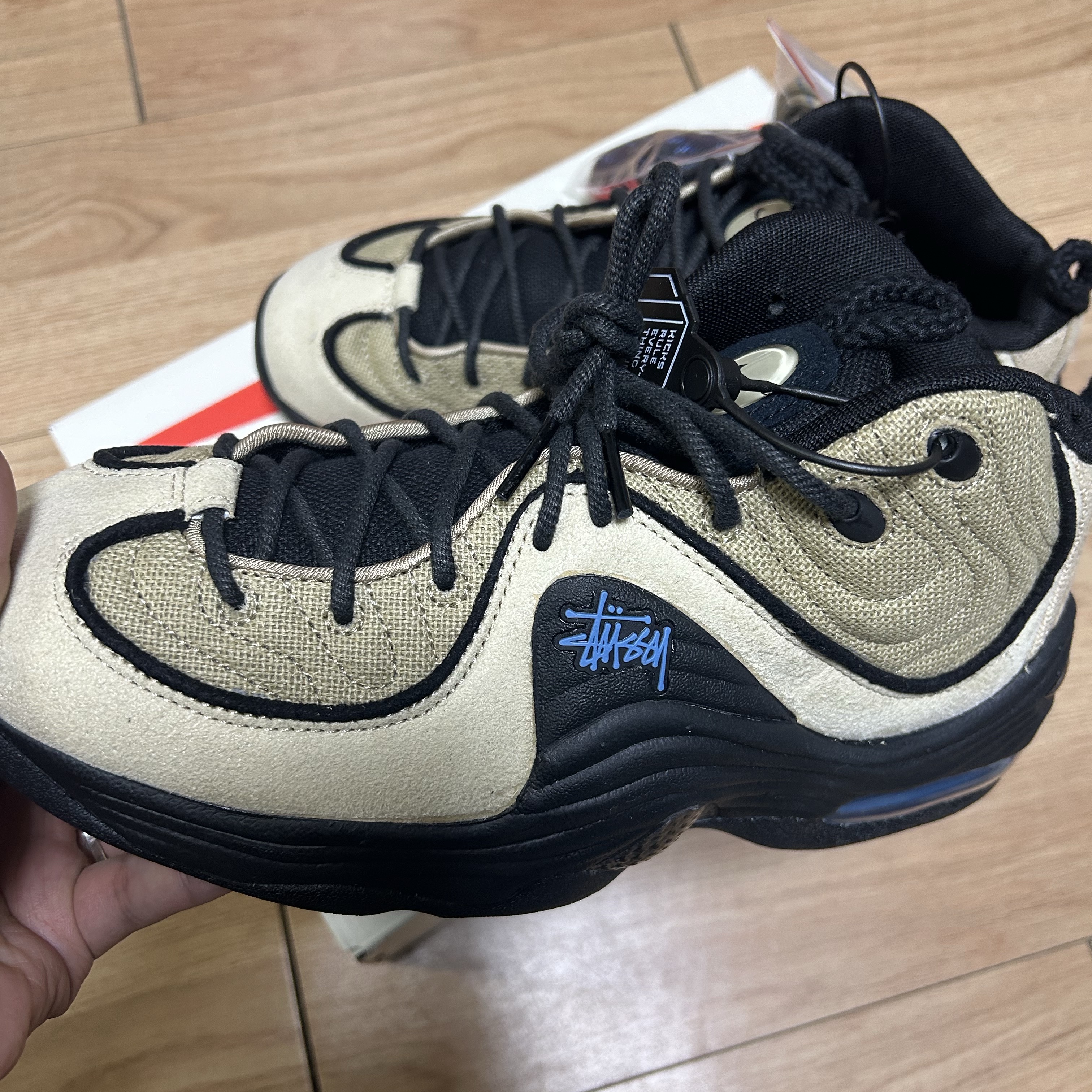 Nike x Stussy Air Penny II Rattan and Limestone 착용 스타일 - 1