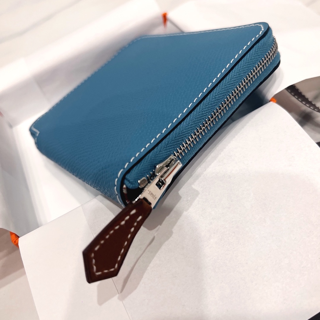 Hermes Silk'In Compact Wallet Epsom Barenia & Palladium New Bleu Jean Paprika 착용 스타일 - 3