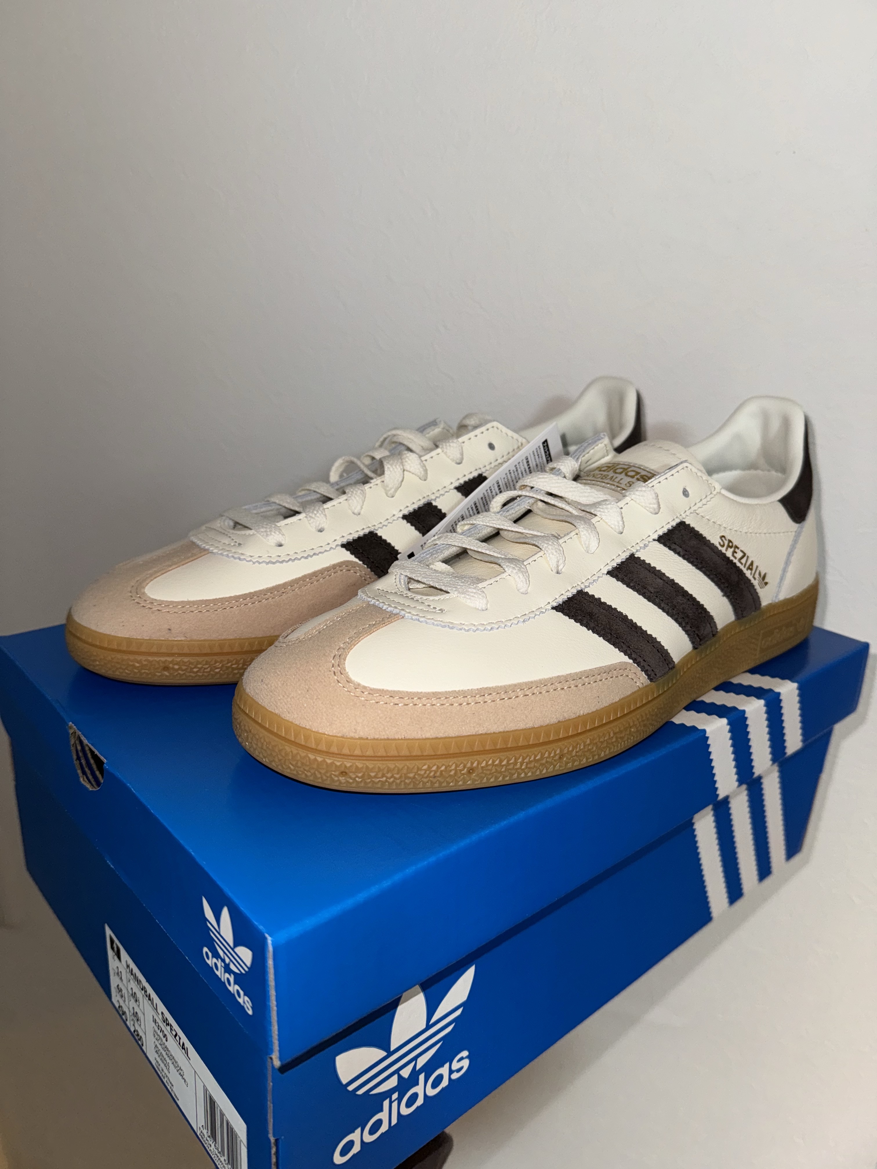 Adidas Spezial Handball Off White Dark Brown 착용 스타일