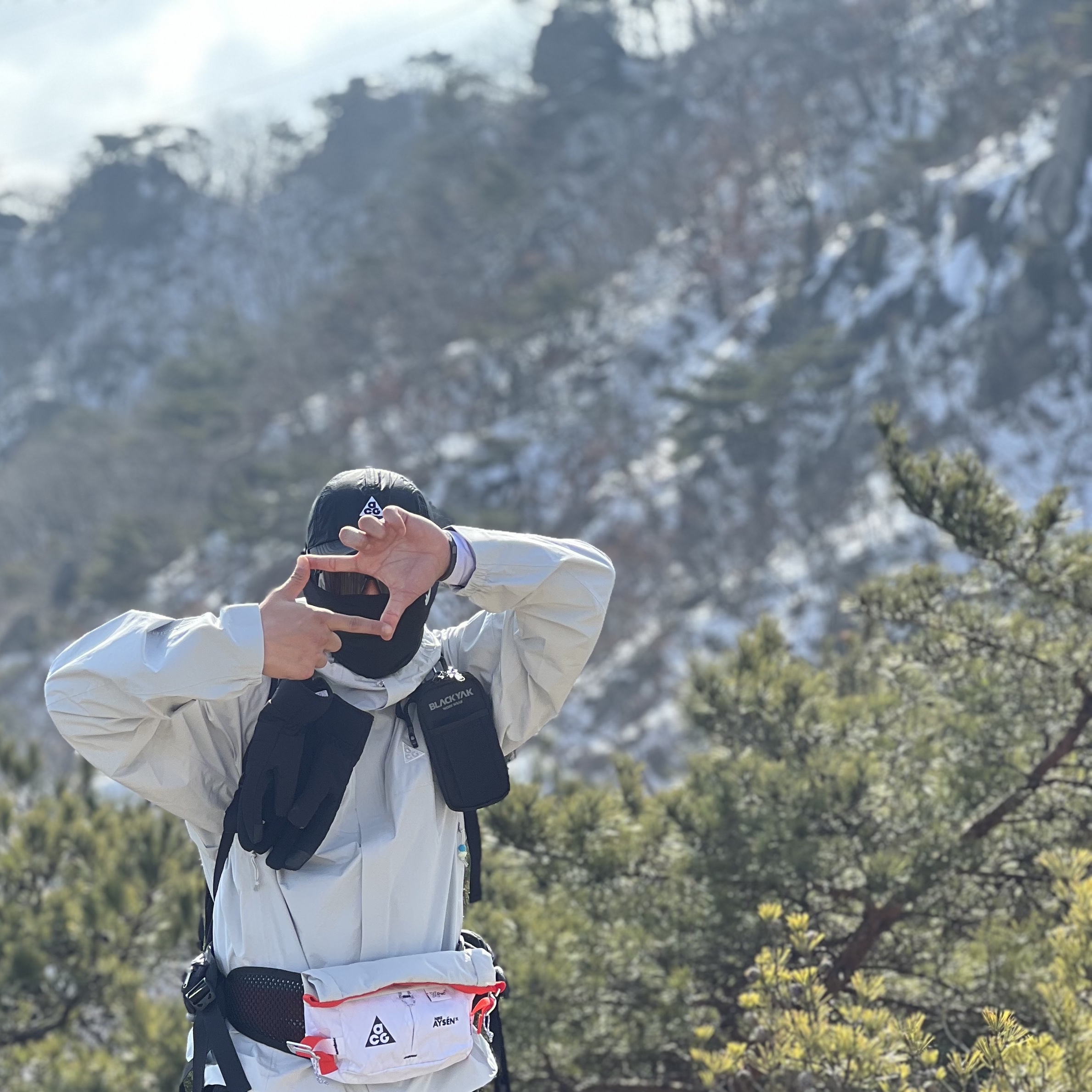 Nike ACG Storm-Fit ADV Cascade Rains Full Zip Jacket Photon Dust - Asia, Nike ACG Trail Cap Black 착용 스타일 - 3