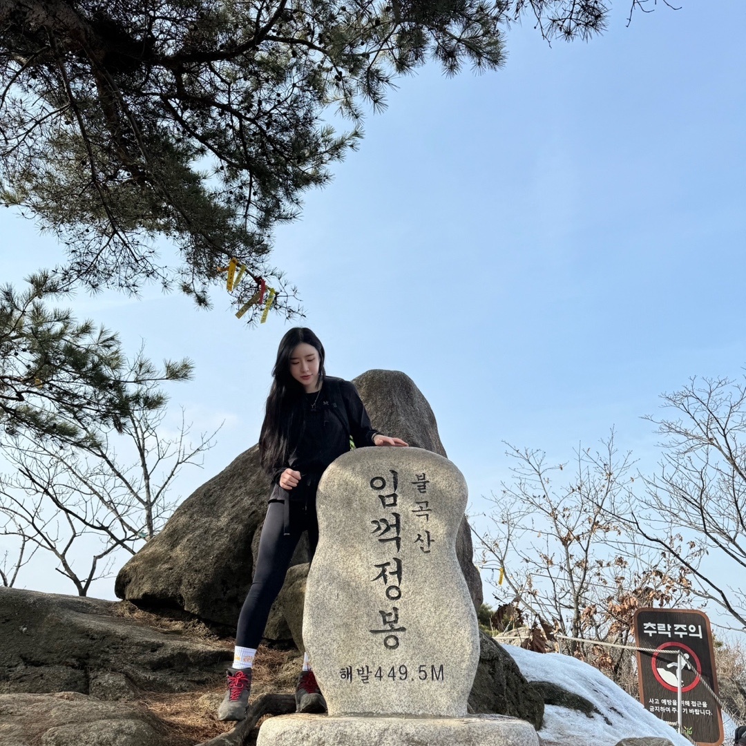 Arc'teryx Squamish Hoody Black, Apple Watch SE 40mm GPS Midnight Aluminum Case with Sport Band Midnight (Korean Ver.) 착용 스타일 - 5