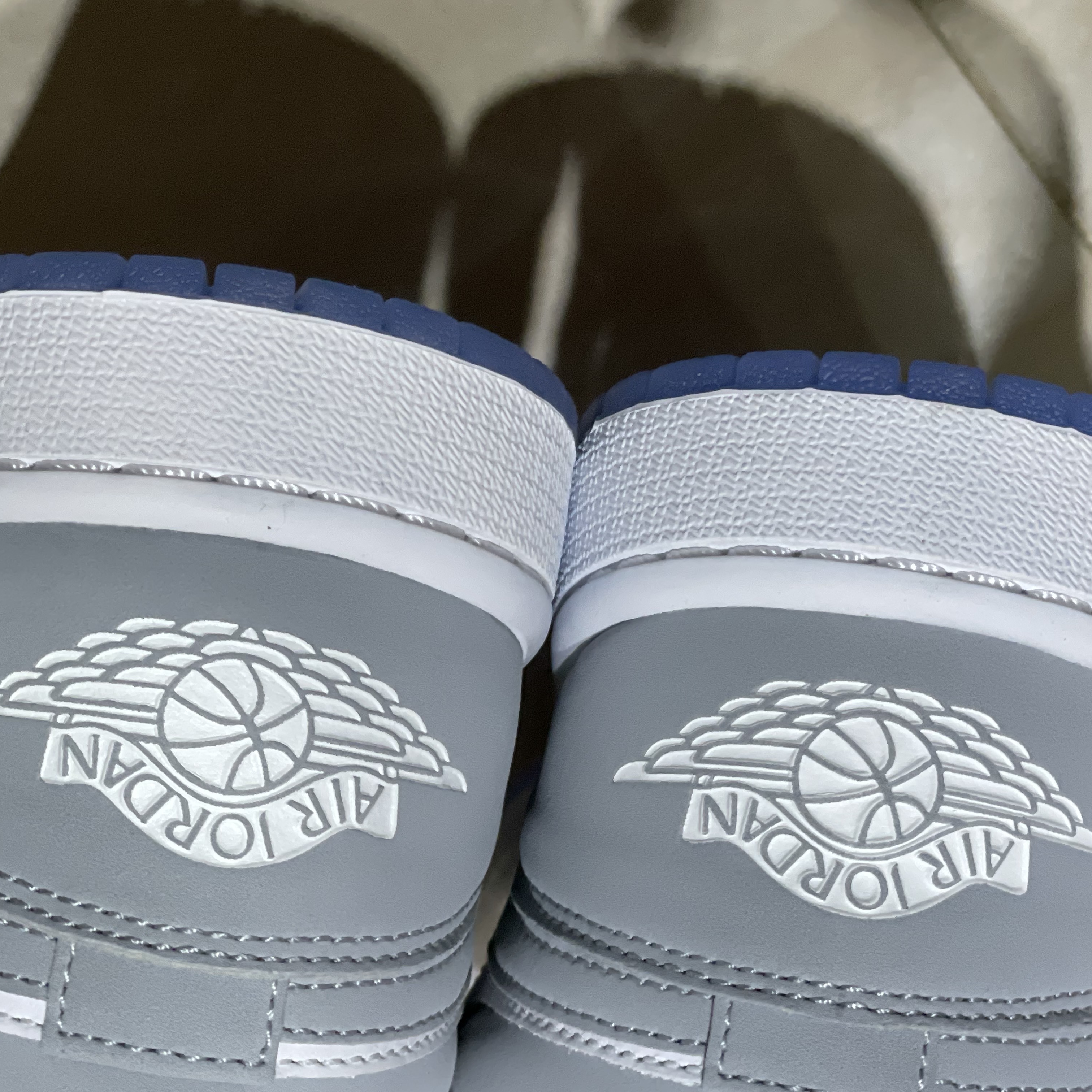 (W) Jordan 1 Low White Wolf Grey 착용 스타일 - 2