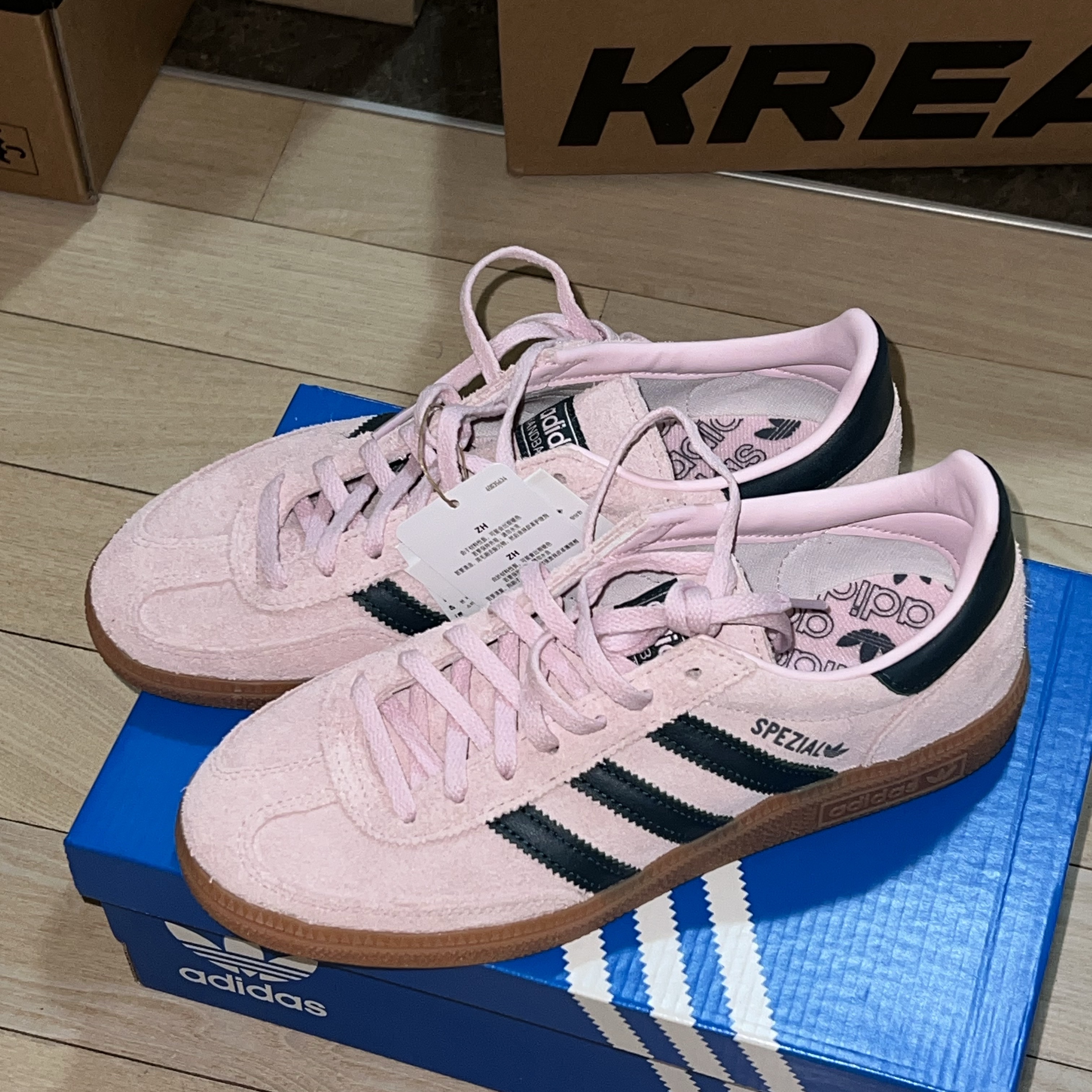 (W) Adidas Spezial Handball Clear Pink 착용 스타일