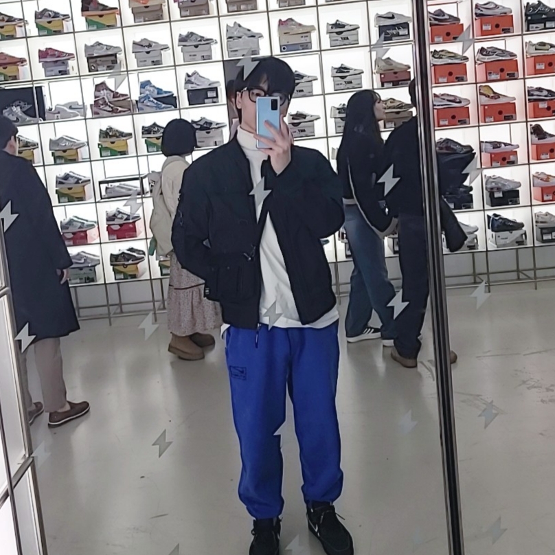 Nike x Stussy NRG Acid Washed Fleece Pants Game Royal (DR4025-480), Stussy Basic Stussy T-Shirt White 2023 착용 스타일