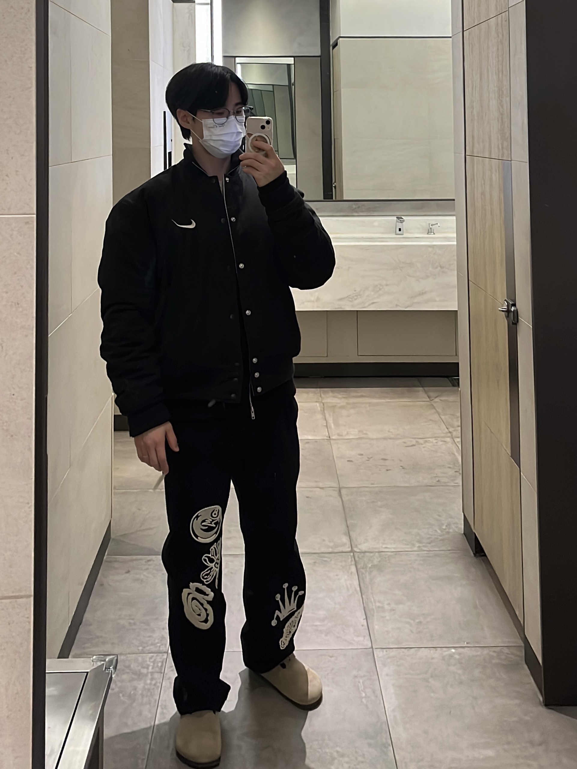 Nike x Stussy Reversible Jacket Black (FJ9153-010), Birkenstock Boston Soft Footbed Taupe - Regular 착용 스타일