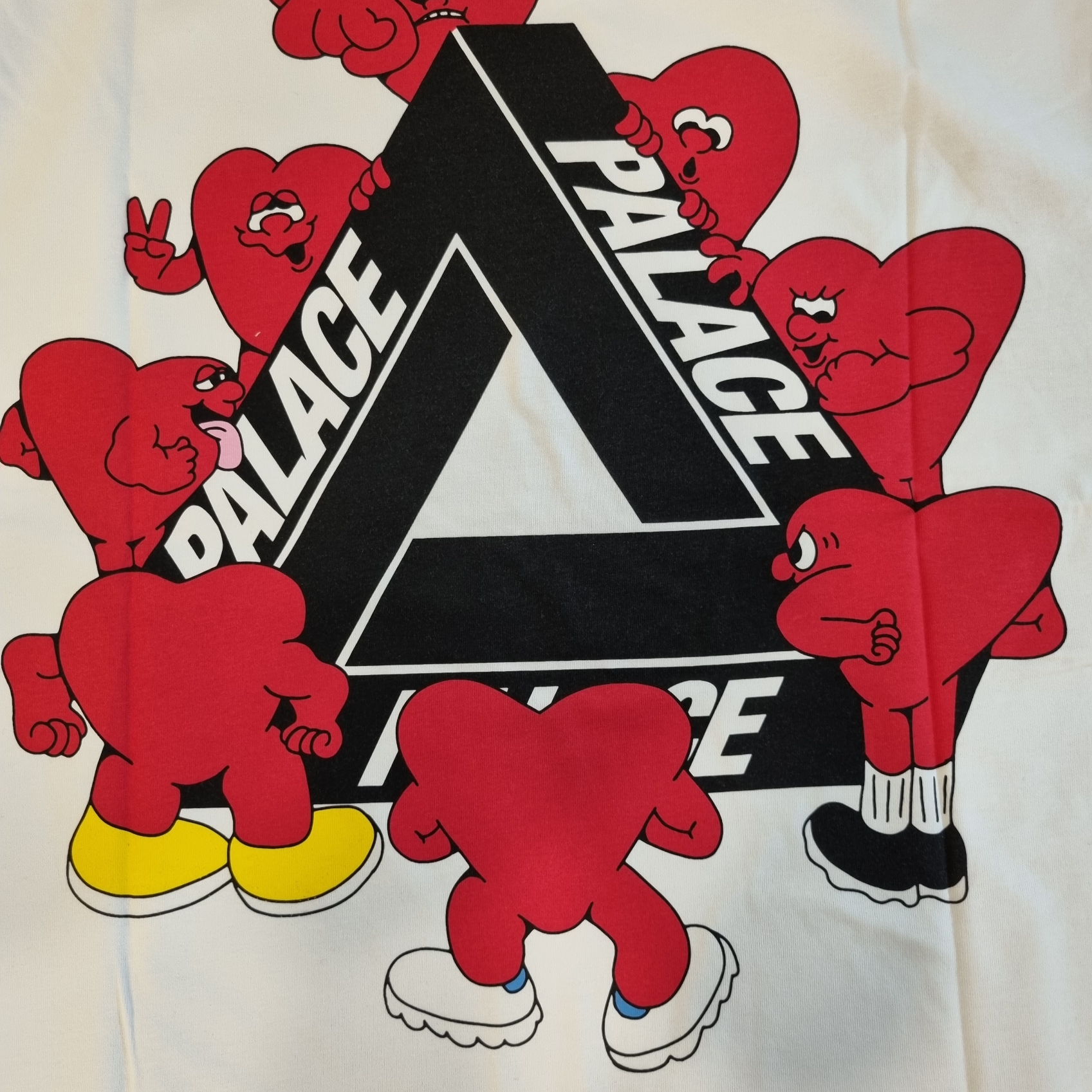 Palace Tri-Hearts T-Shirt White - 24SS 착용 스타일 - 1