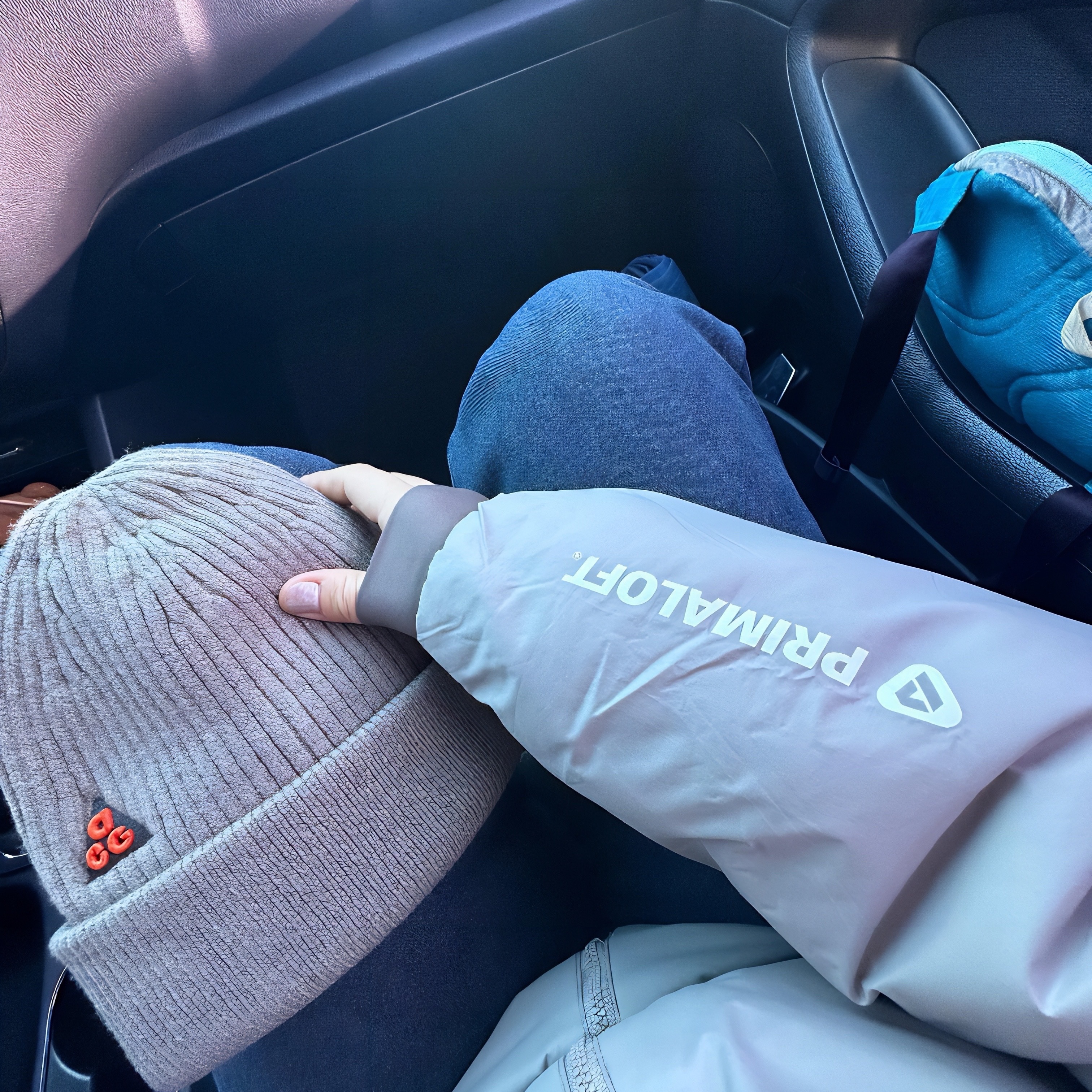 Nike NRG ACG Cuffed Beanie Olive Grey, Nike ACG Therma-Fit ADV Rope De Dope Jacket Moon Fossil - Asia 착용 스타일
