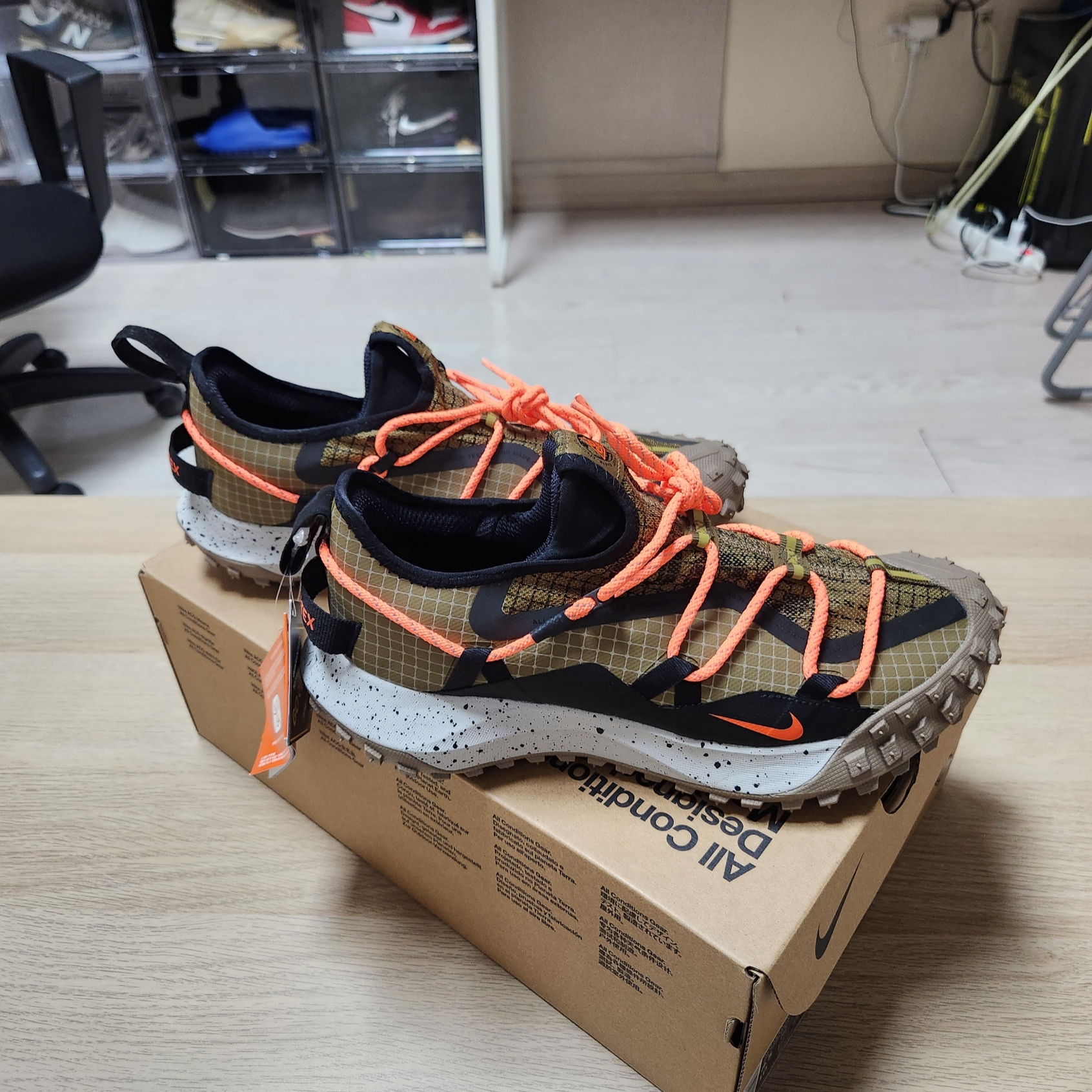 Nike ACG Mountain Fly Low Gore-Tex SE Hazel Rush 착용 스타일 - 6