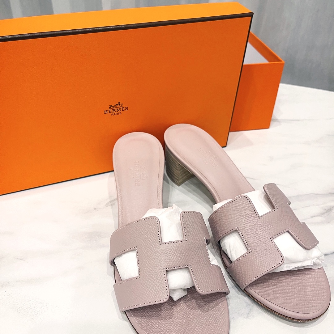 (W) Hermes Oasis Sandal Epsom & Rose Porcelaine 착용 스타일 - 3