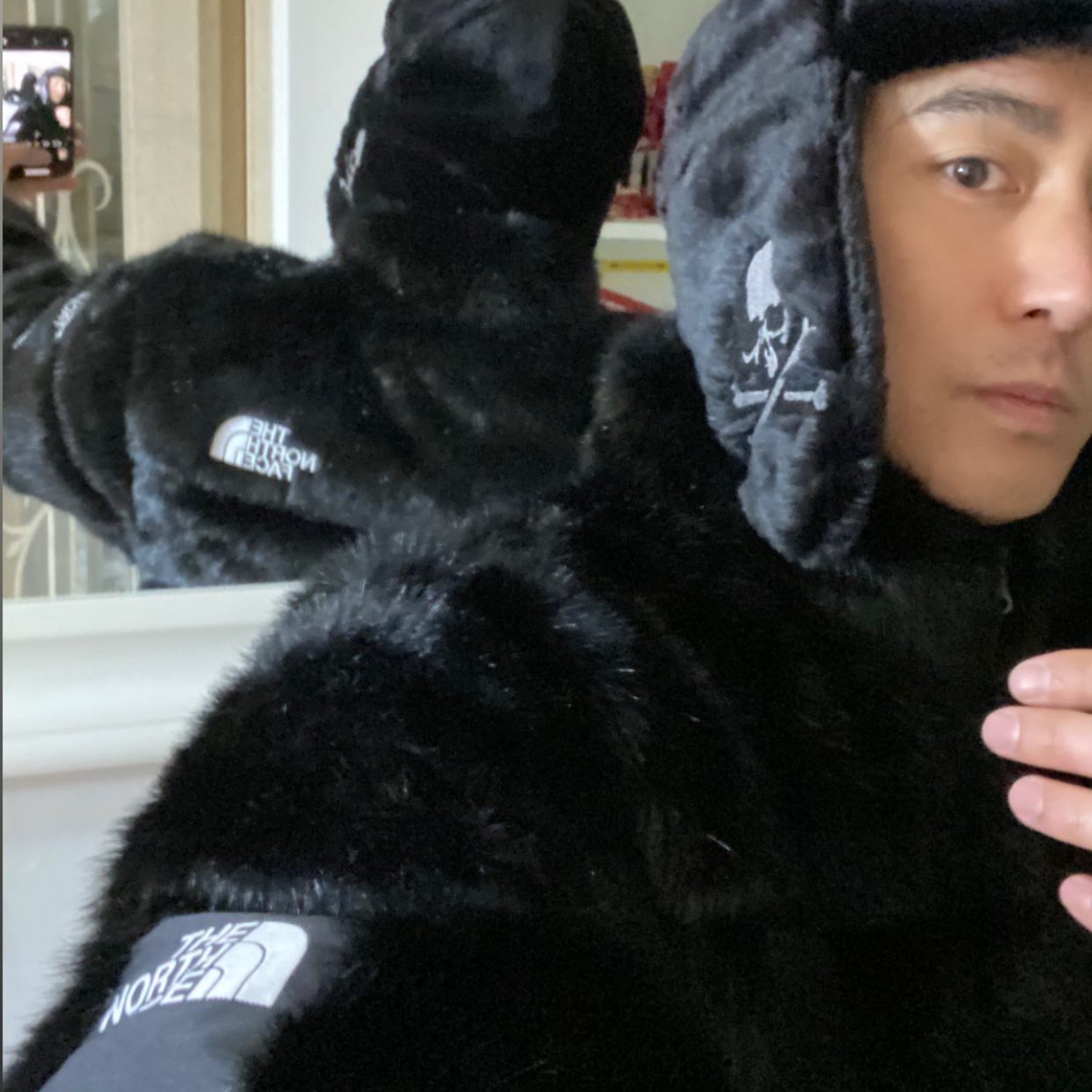 Vans Vault x Mastermind World Pillow Black, Supreme x The North Face Suede Nuptse Jacket Black - 23FW 착용 스타일