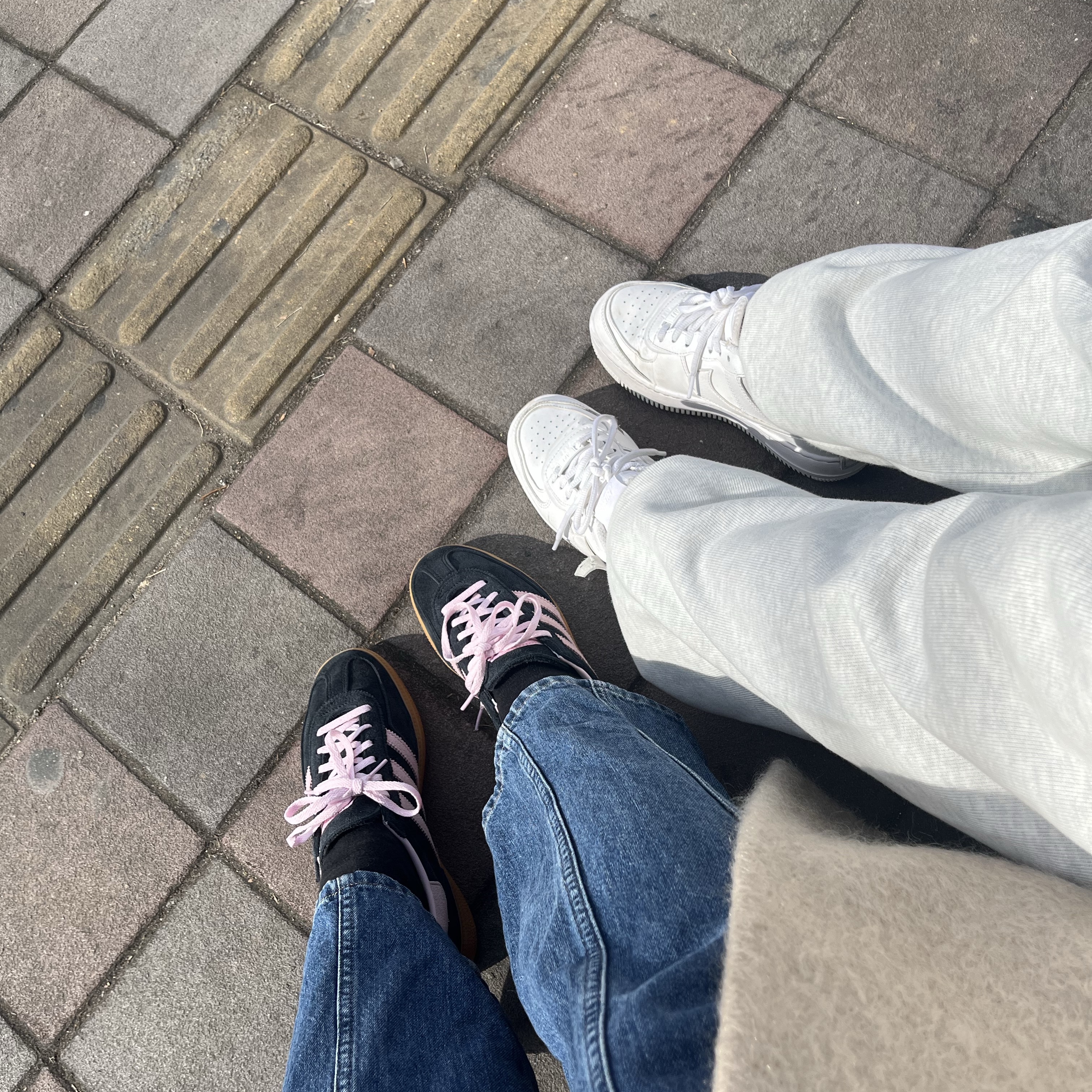 (W) Adidas Spezial Handball Core Black Clear Pink 착용 스타일