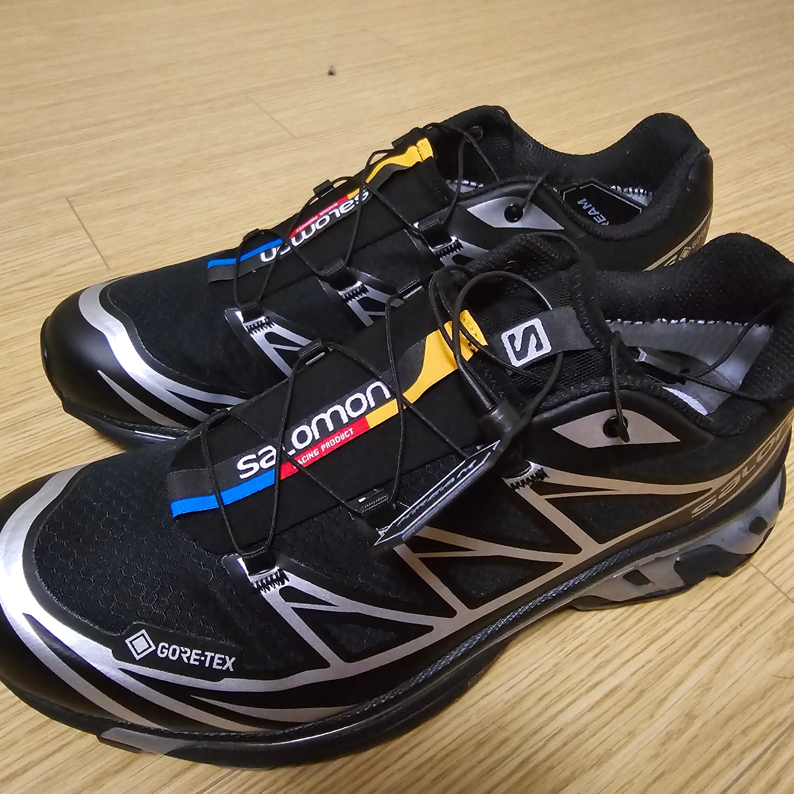 Salomon XT-6 GTX Black Silver 착용 스타일